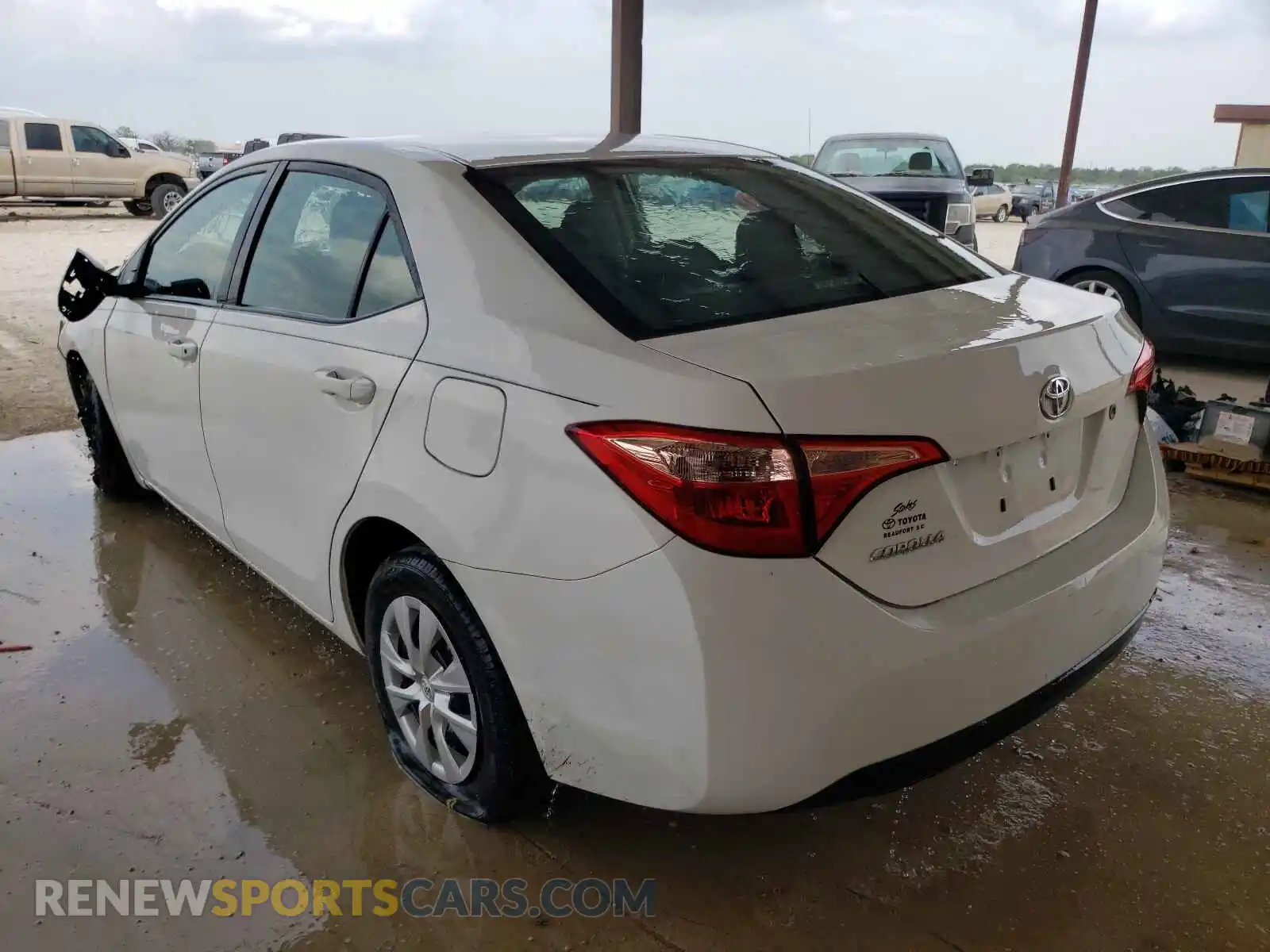 3 Photograph of a damaged car 2T1BURHEXKC170327 TOYOTA COROLLA 2019