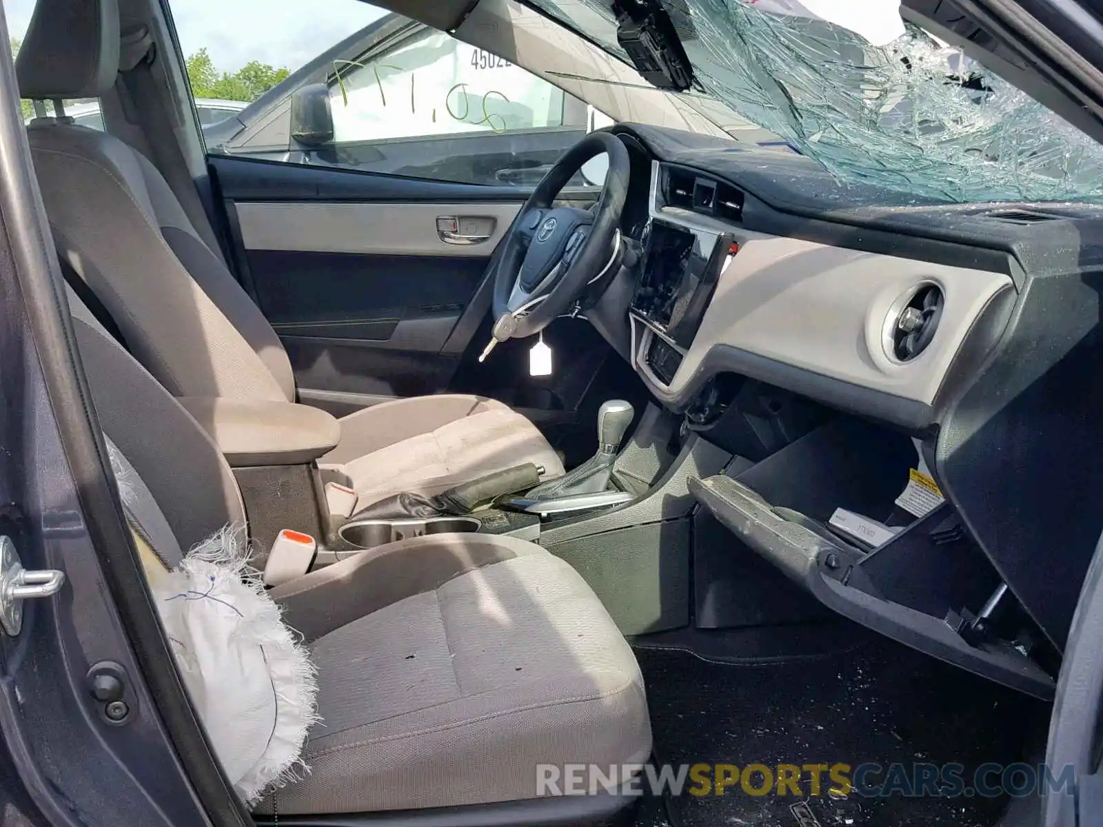 5 Photograph of a damaged car 5YFBURHE0KP876805 TOYOTA COROLLA 2019