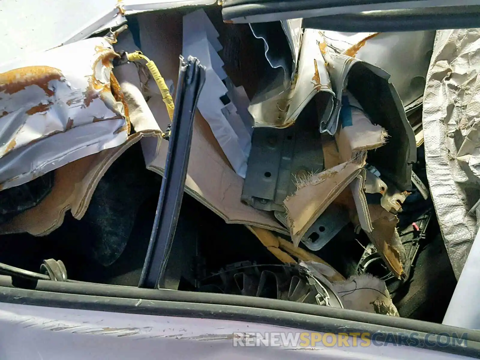 6 Photograph of a damaged car 5YFBURHE0KP884418 TOYOTA COROLLA 2019