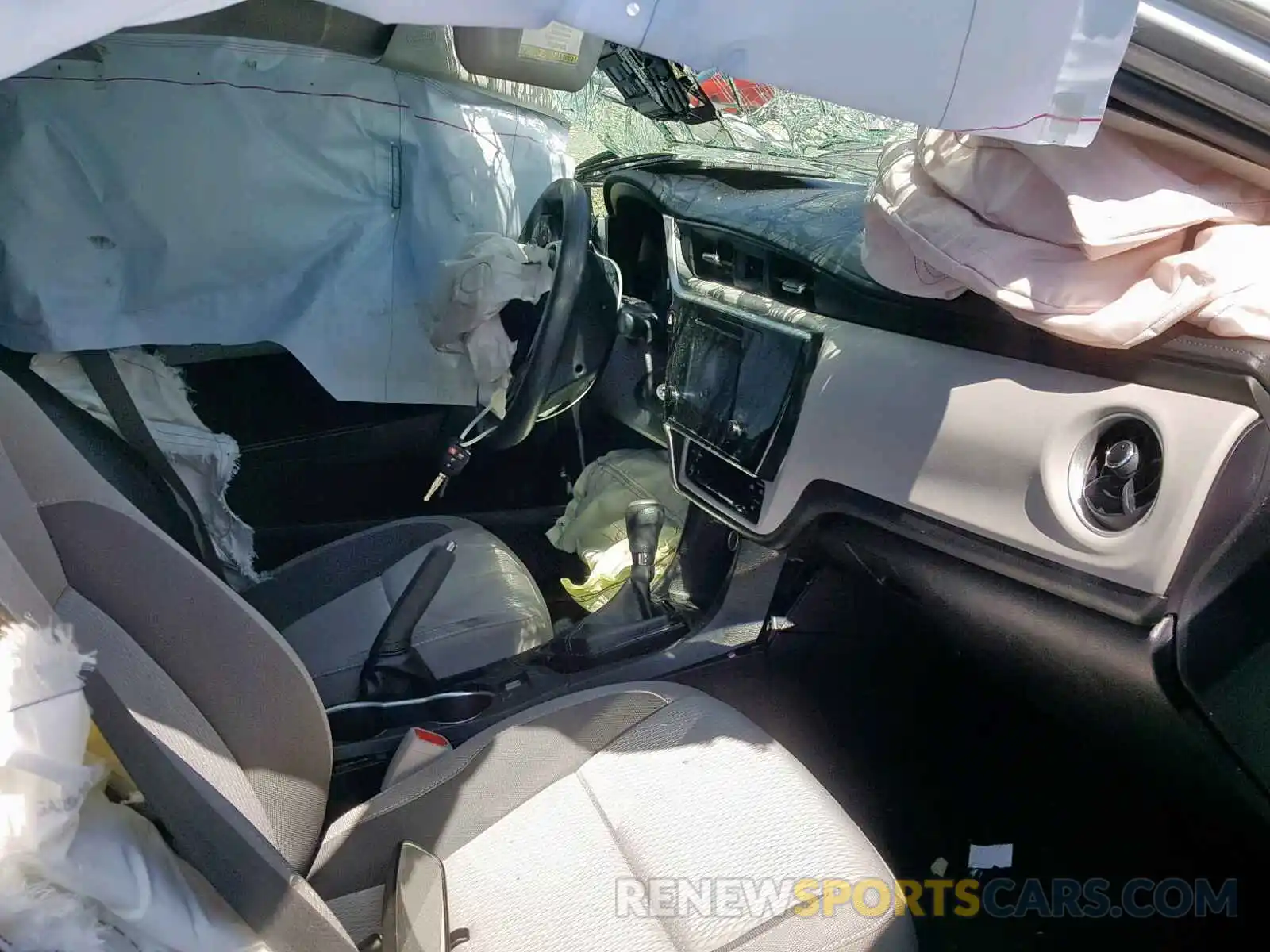 5 Photograph of a damaged car 5YFBURHE1KP924151 TOYOTA COROLLA 2019