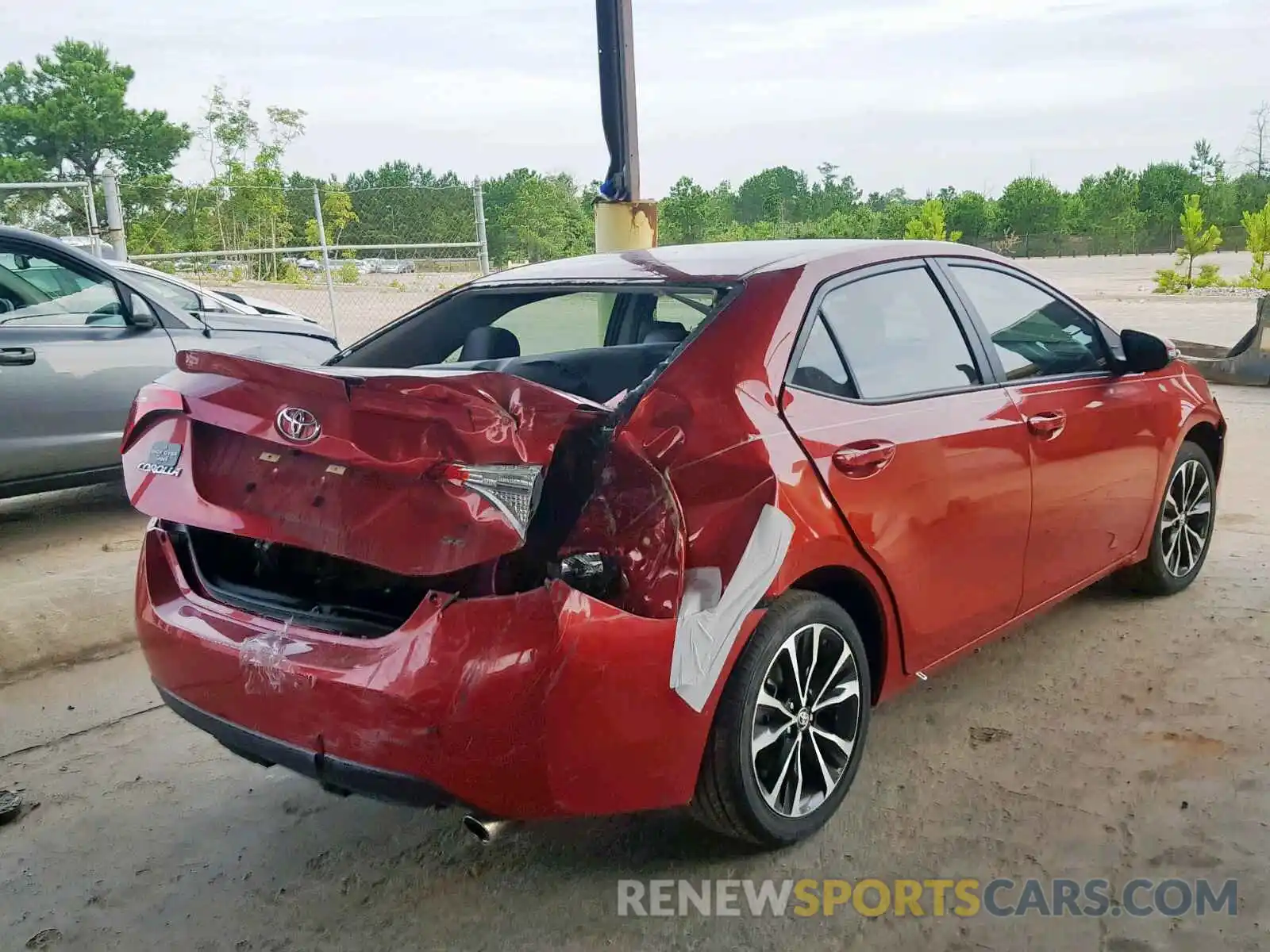4 Photograph of a damaged car 5YFBURHE2KP866776 TOYOTA COROLLA 2019