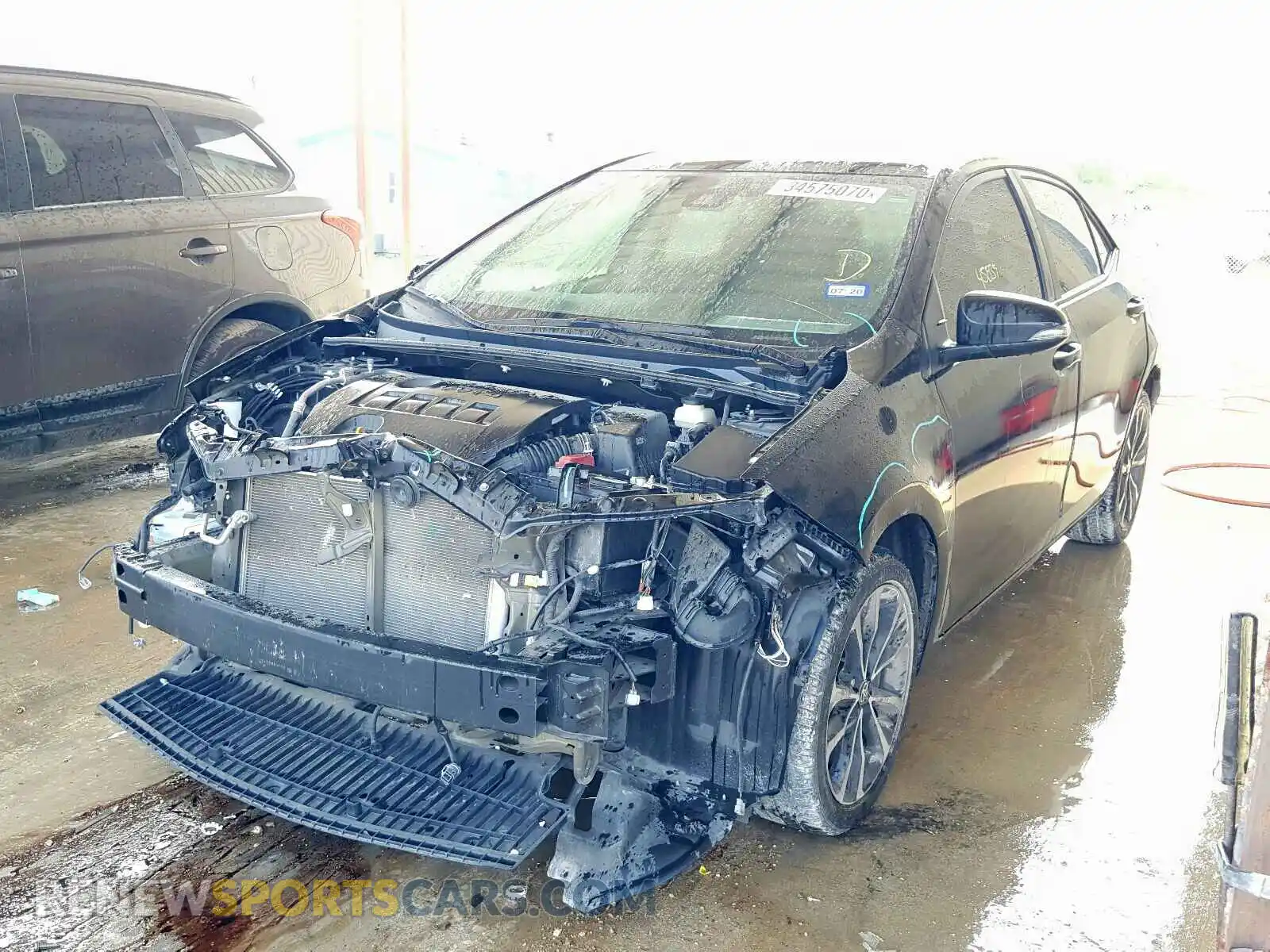 2 fotografías del automóvil dañado 5YFBURHE2KP871475 TOYOTA COROLLA 2019