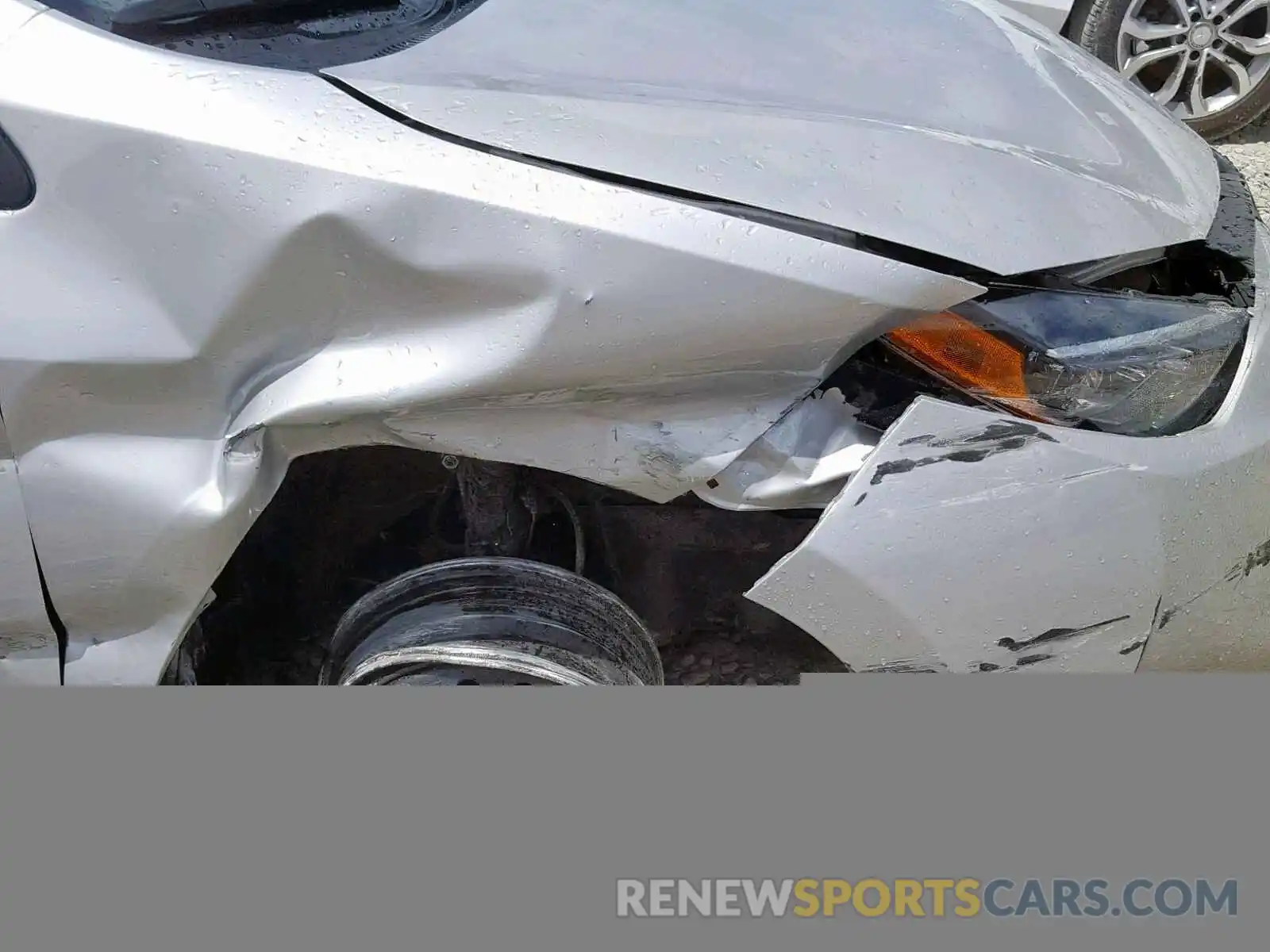 9 Photograph of a damaged car 5YFBURHE2KP878359 TOYOTA COROLLA 2019