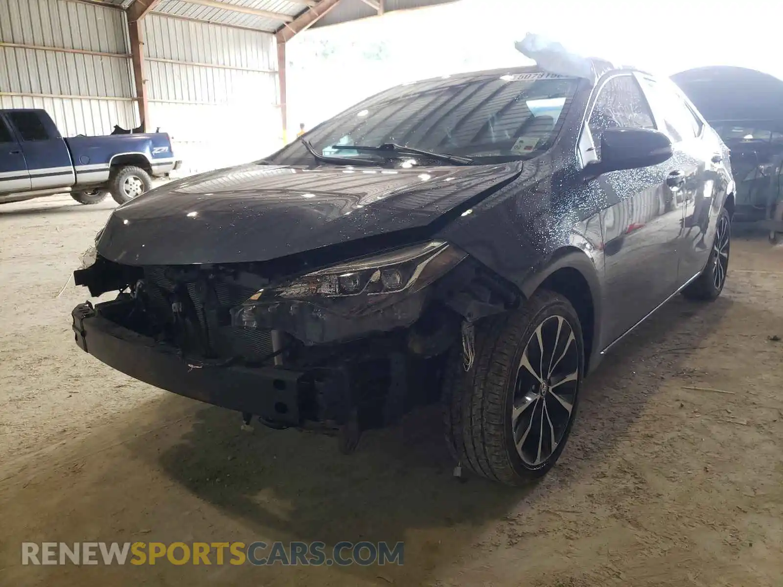 2 fotografías del automóvil dañado 5YFBURHE2KP941069 TOYOTA COROLLA 2019