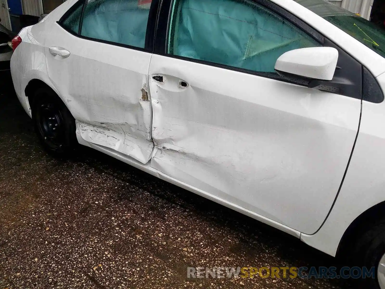 9 Photograph of a damaged car 5YFBURHE2KP948104 TOYOTA COROLLA 2019