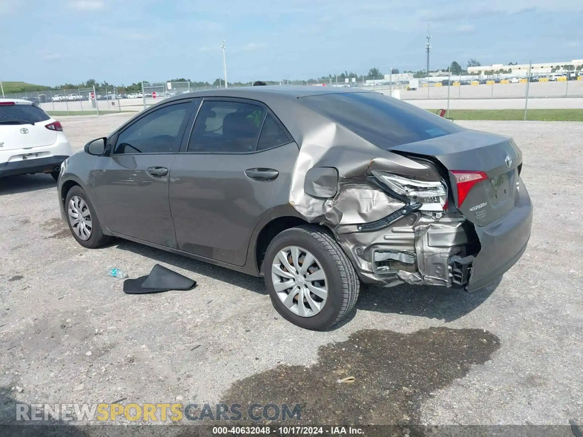 3 Photograph of a damaged car 5YFBURHE3KP938357 TOYOTA COROLLA 2019