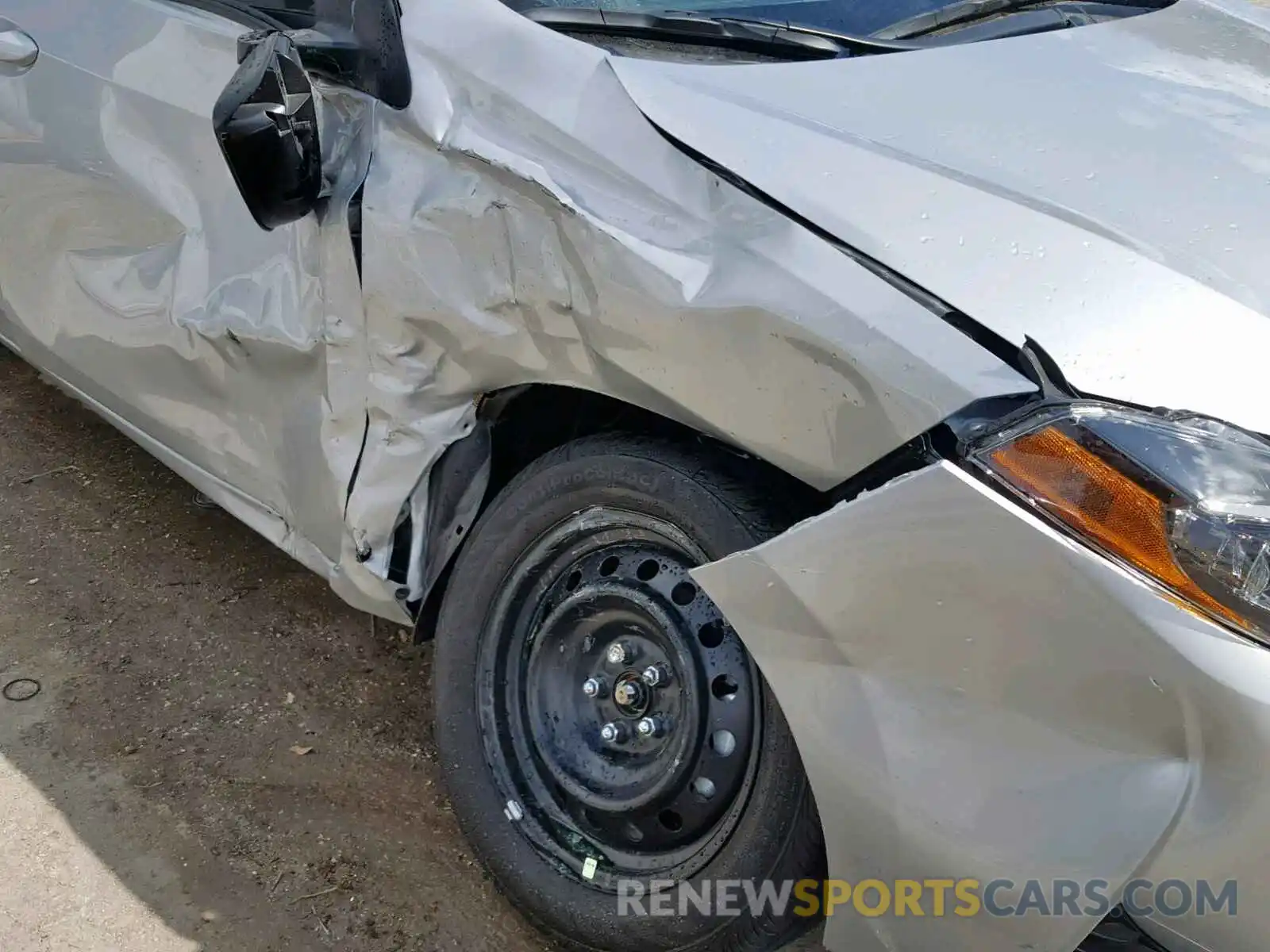 9 Photograph of a damaged car 5YFBURHE3KP947060 TOYOTA COROLLA 2019