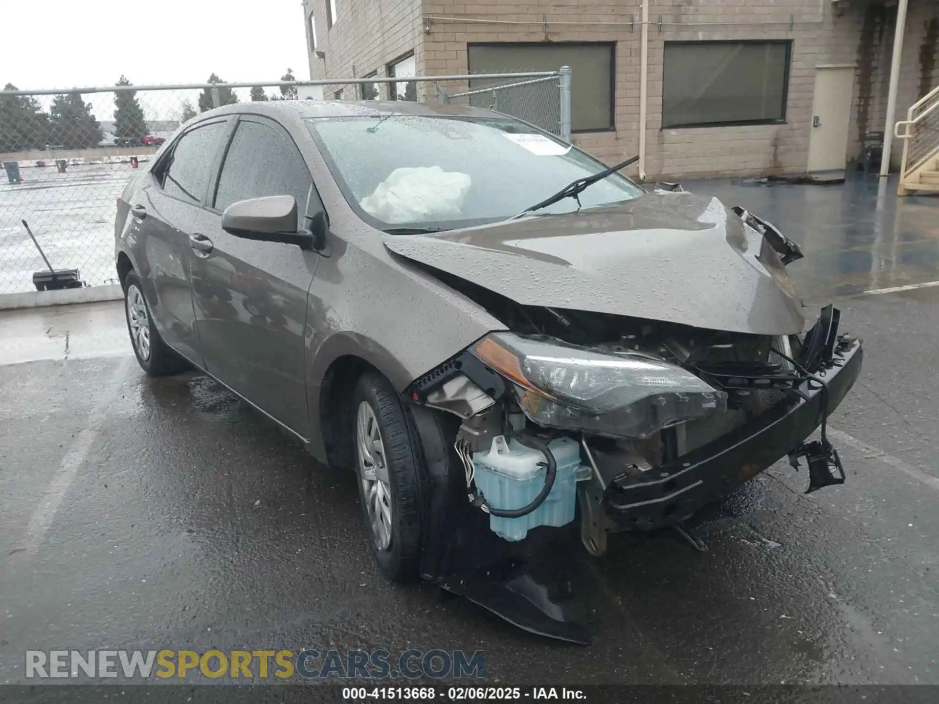1 Фотография поврежденного автомобиля 5YFBURHE4KP865645 TOYOTA COROLLA 2019