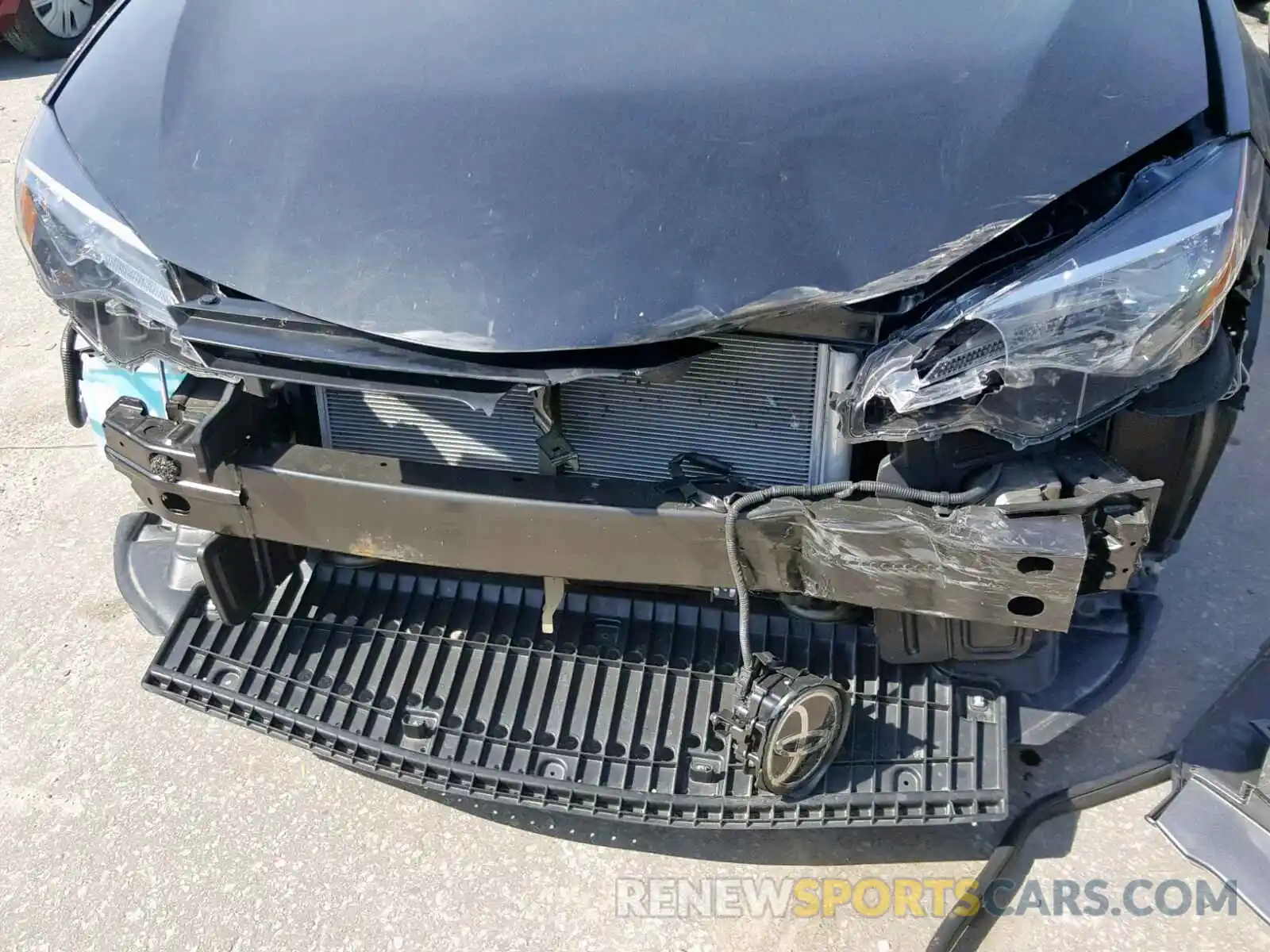 9 Photograph of a damaged car 5YFBURHE4KP882865 TOYOTA COROLLA 2019