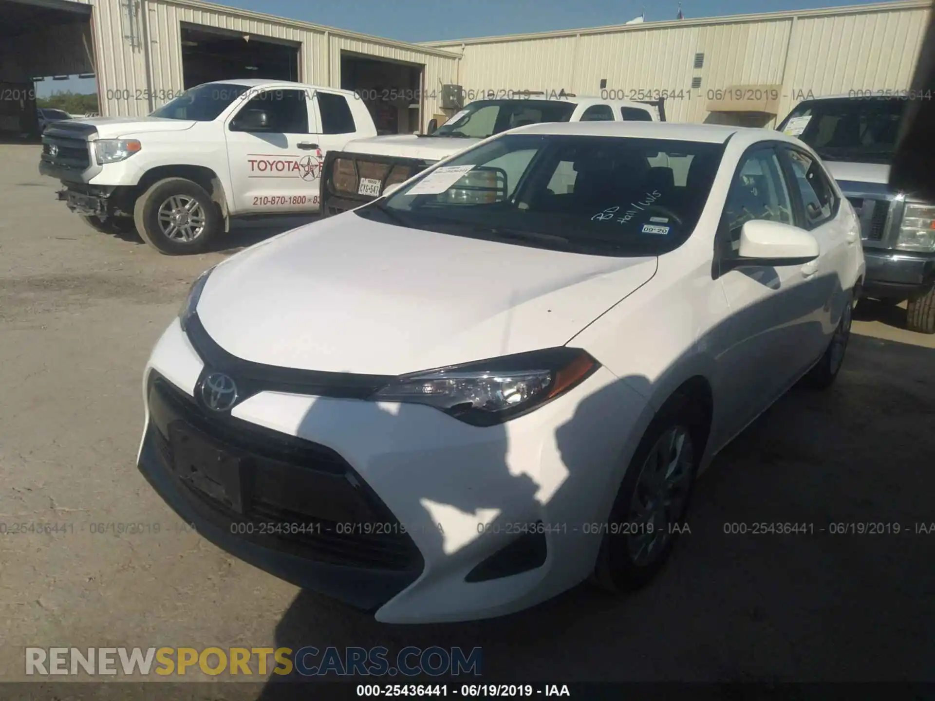 2 Photograph of a damaged car 5YFBURHE4KP905075 TOYOTA COROLLA 2019