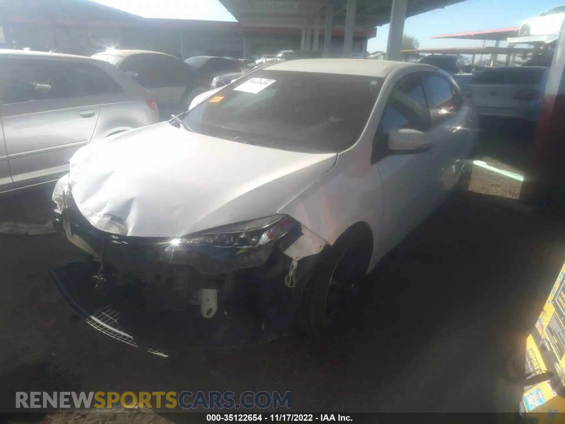 2 fotografías del automóvil dañado 5YFBURHE4KP914200 TOYOTA COROLLA 2019