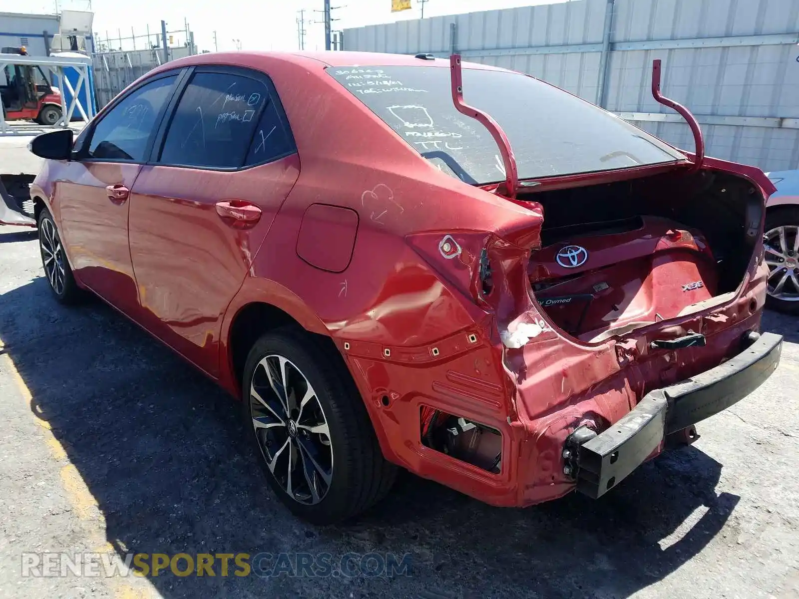 3 Photograph of a damaged car 5YFBURHE4KP928985 TOYOTA COROLLA 2019