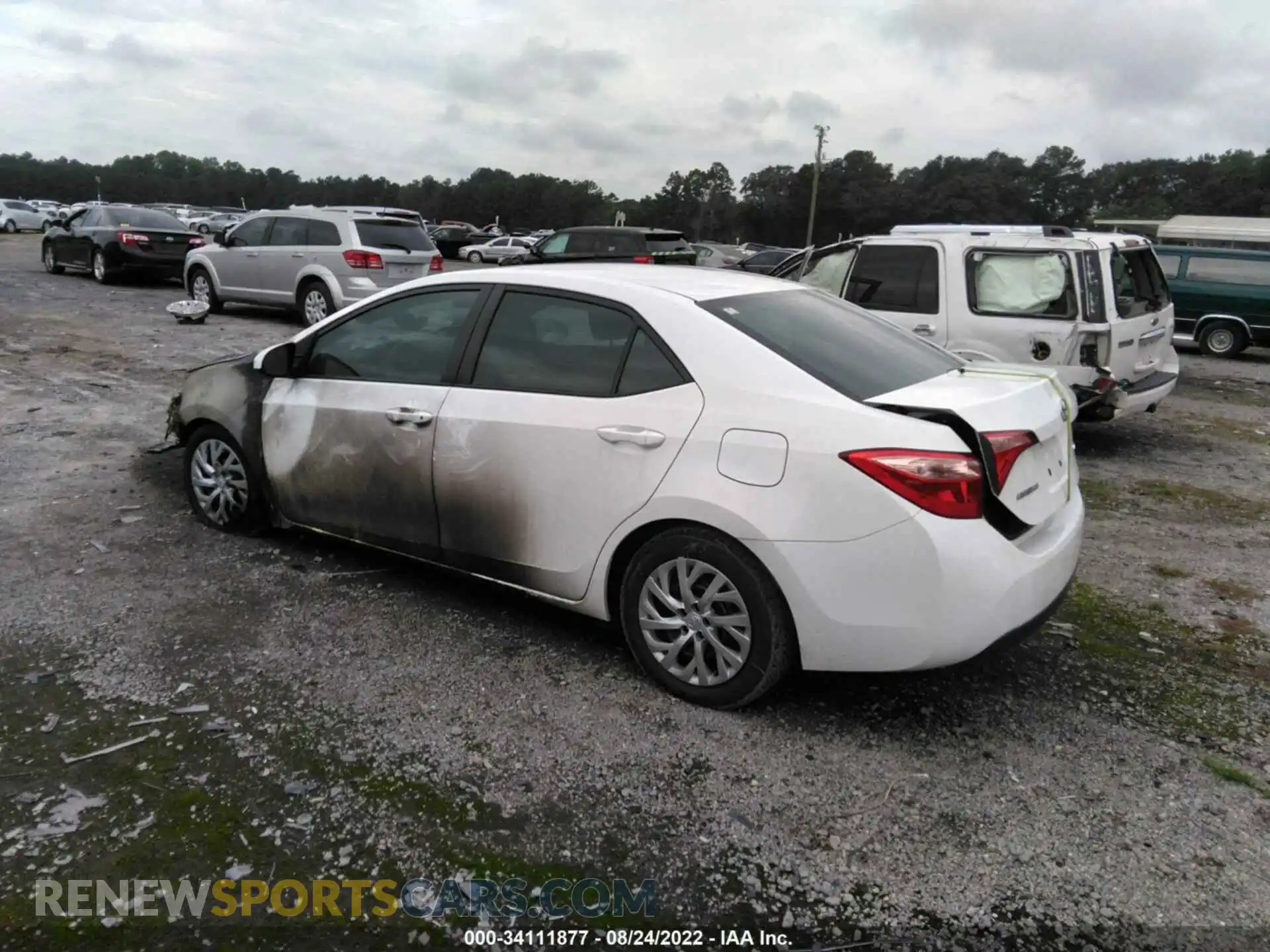 3 fotografías del automóvil dañado 5YFBURHE4KP930381 TOYOTA COROLLA 2019