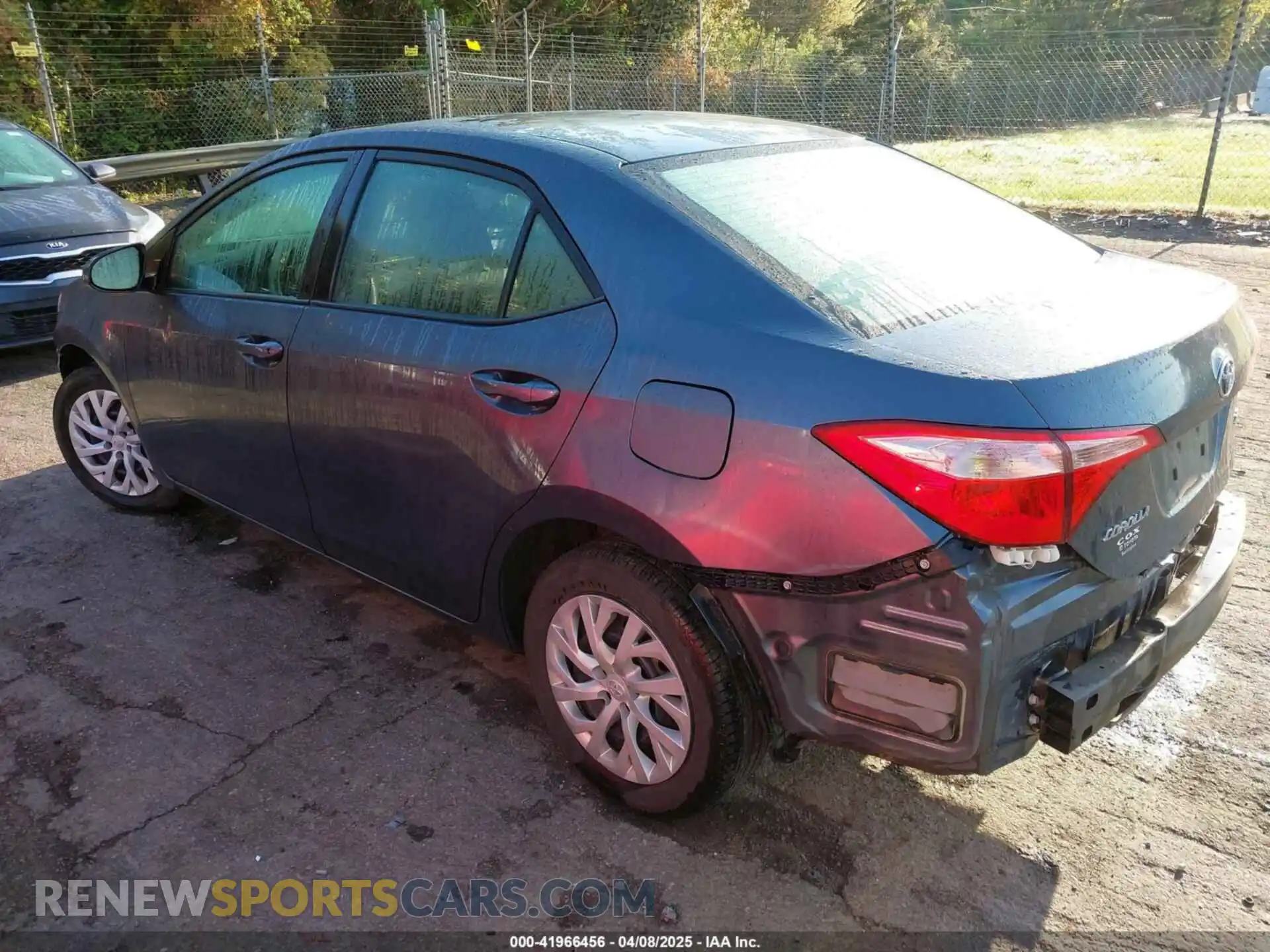 3 Photograph of a damaged car 5YFBURHE4KP938142 TOYOTA COROLLA 2019