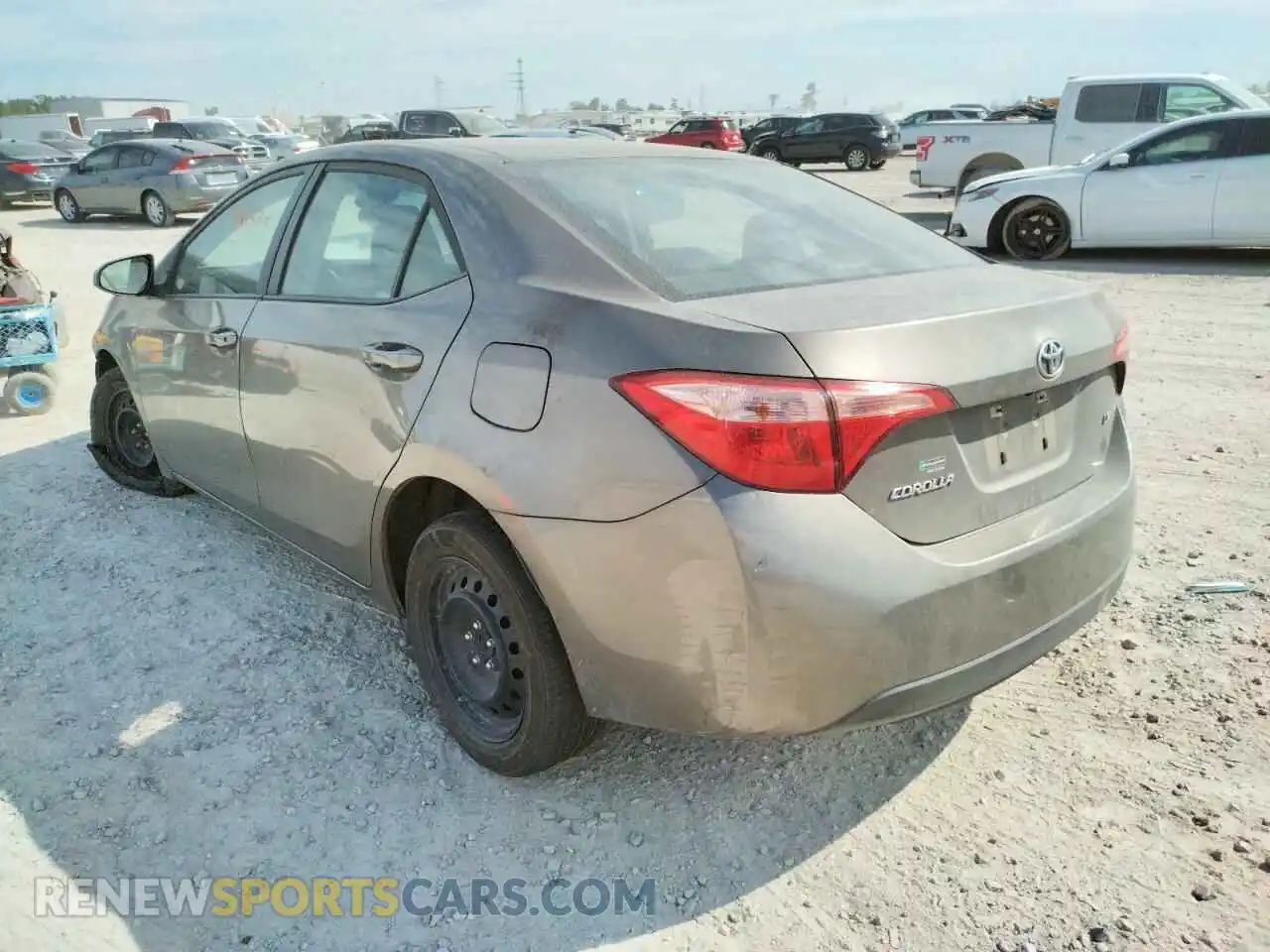 3 Photograph of a damaged car 5YFBURHE4KP939095 TOYOTA COROLLA 2019