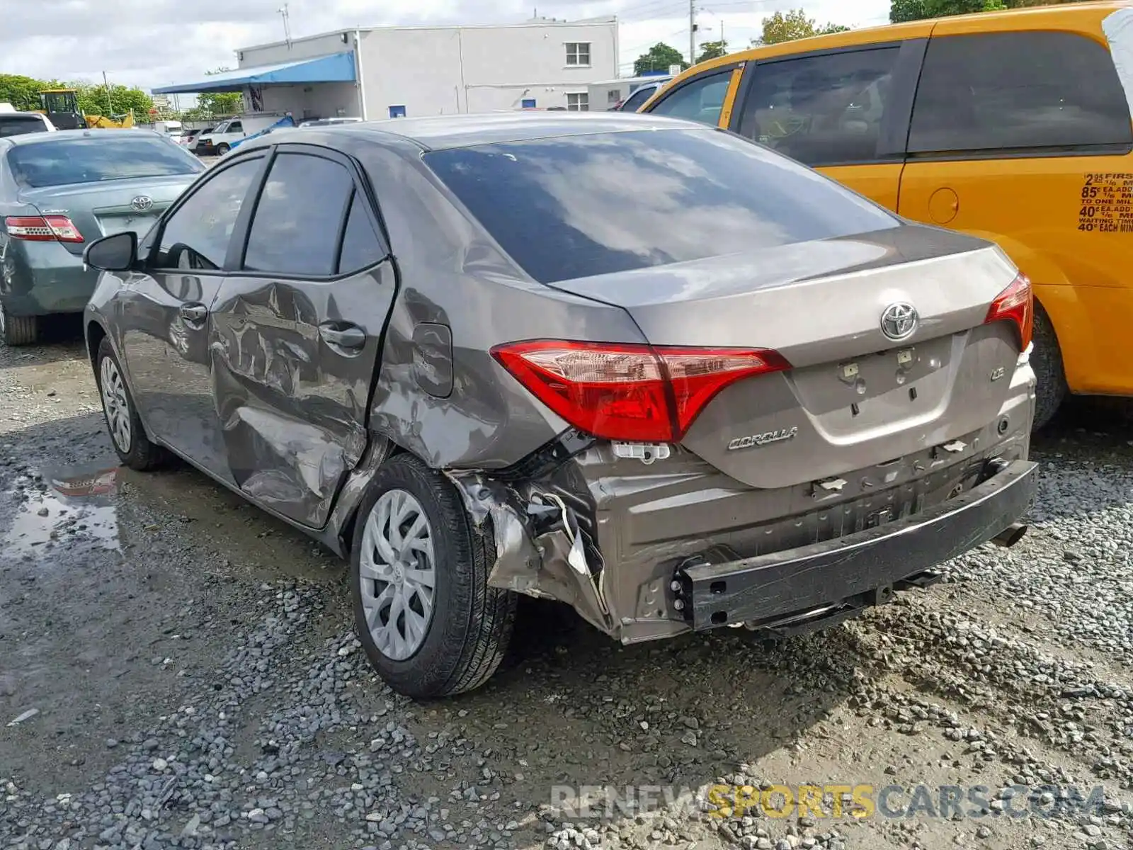3 Photograph of a damaged car 5YFBURHE5KP860843 TOYOTA COROLLA 2019