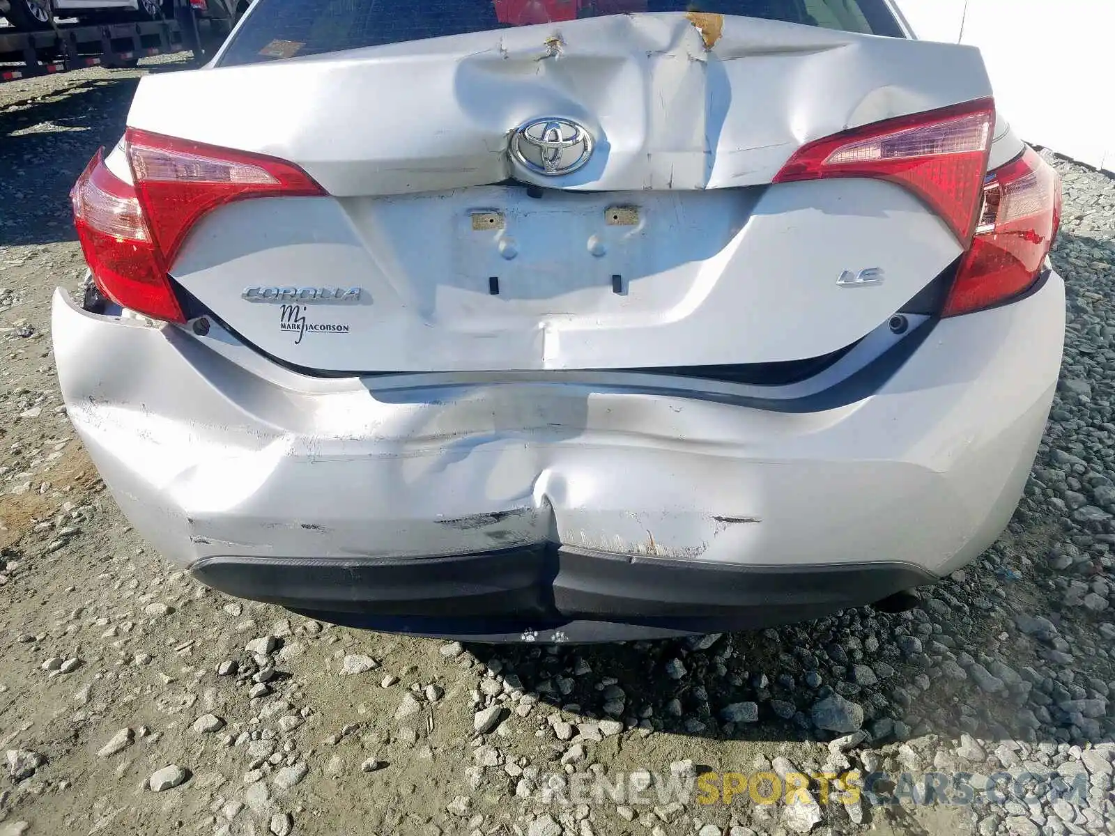 9 Photograph of a damaged car 5YFBURHE5KP862785 TOYOTA COROLLA 2019