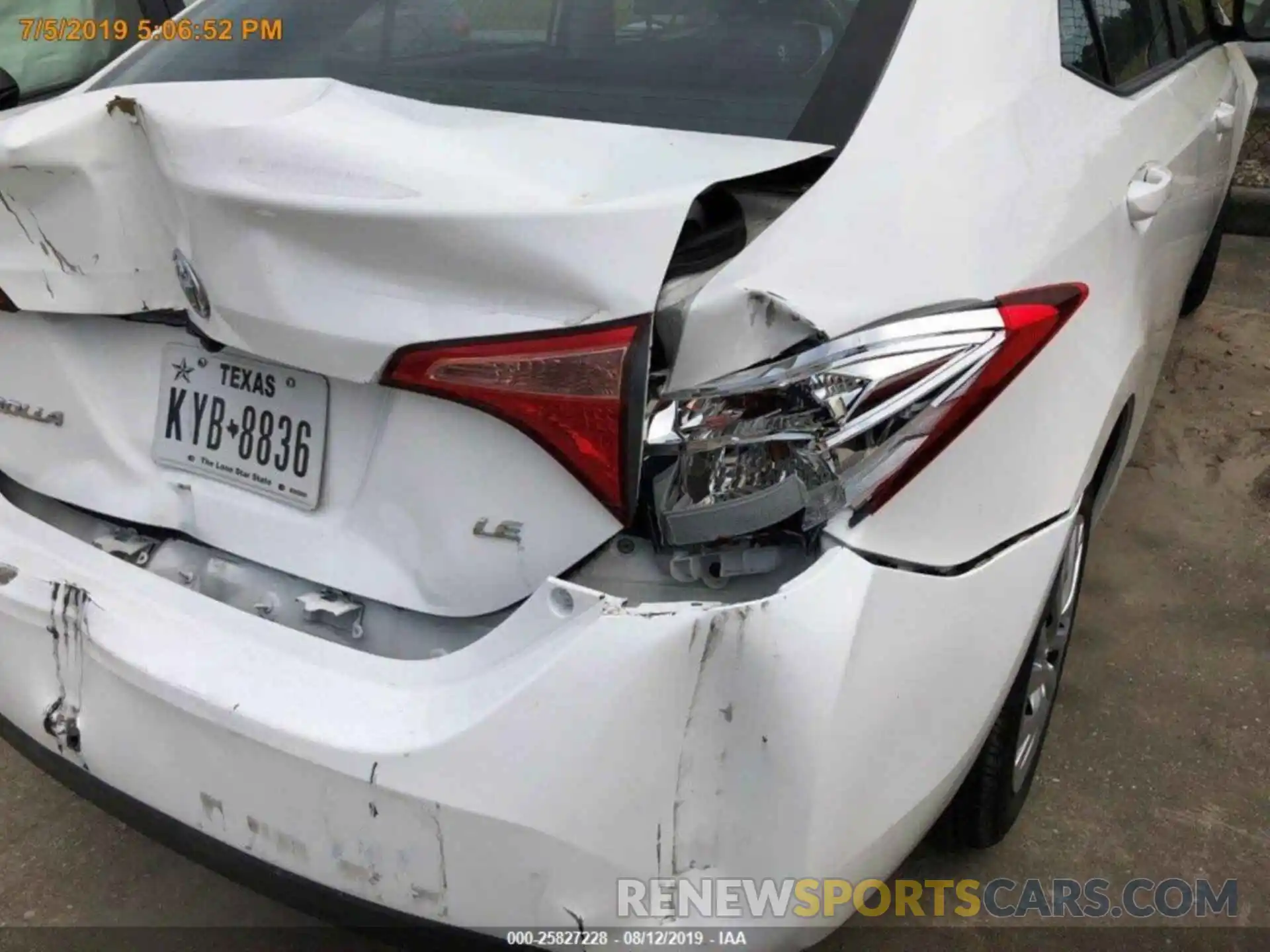 11 Photograph of a damaged car 5YFBURHE6KP921262 TOYOTA COROLLA 2019