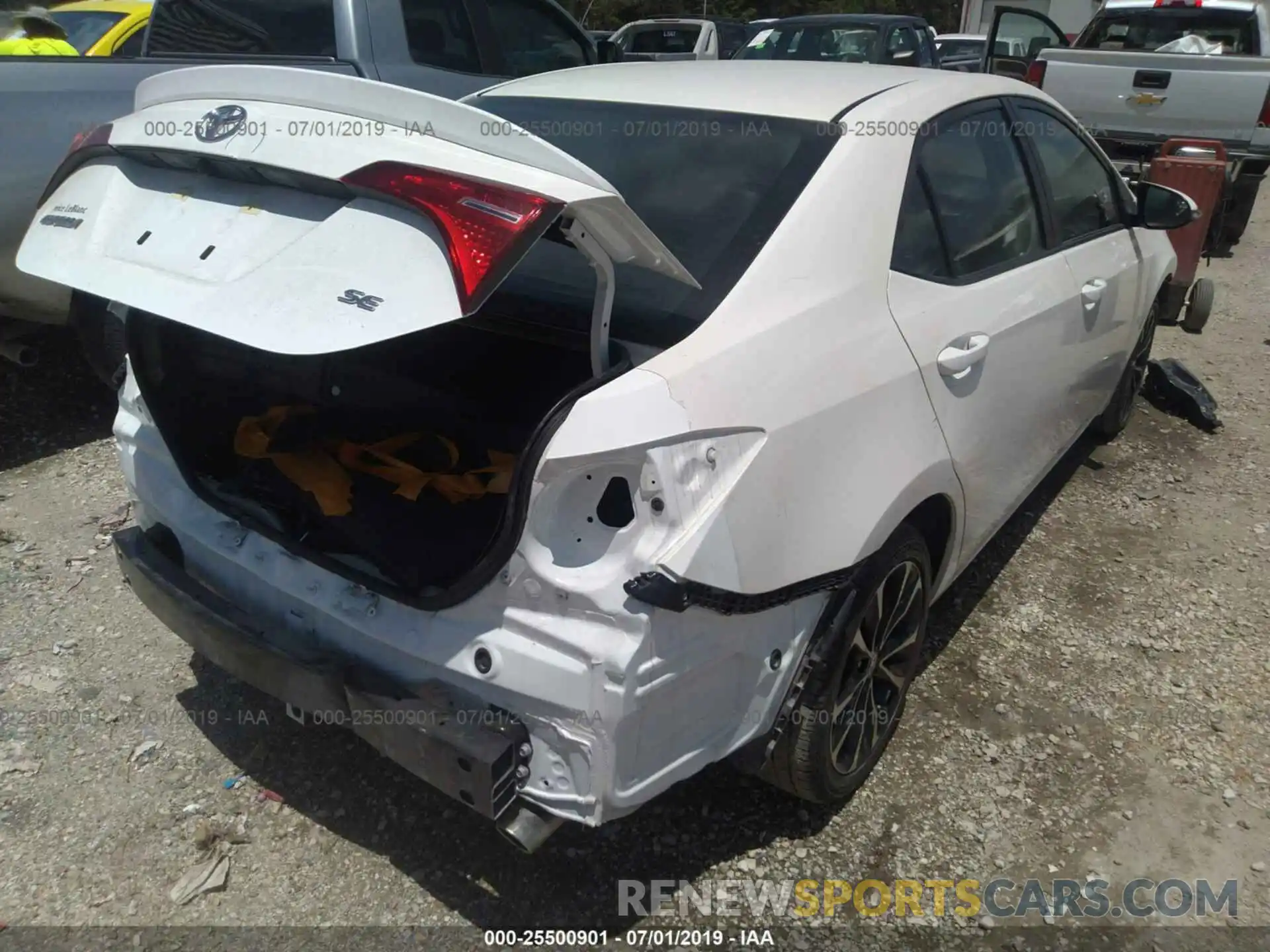 4 Photograph of a damaged car 5YFBURHE7KP892791 TOYOTA COROLLA 2019