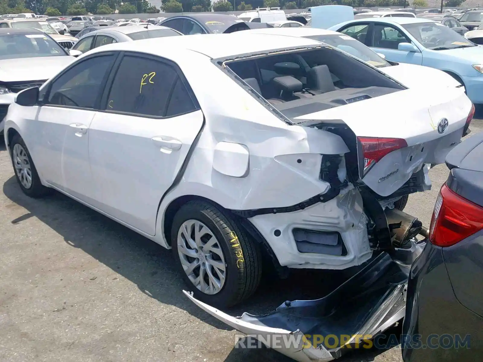 3 Photograph of a damaged car 5YFBURHE7KP909167 TOYOTA COROLLA 2019