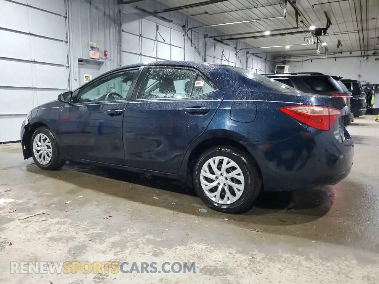 2 fotografías del automóvil dañado 5YFBURHE7KP923263 TOYOTA COROLLA 2019