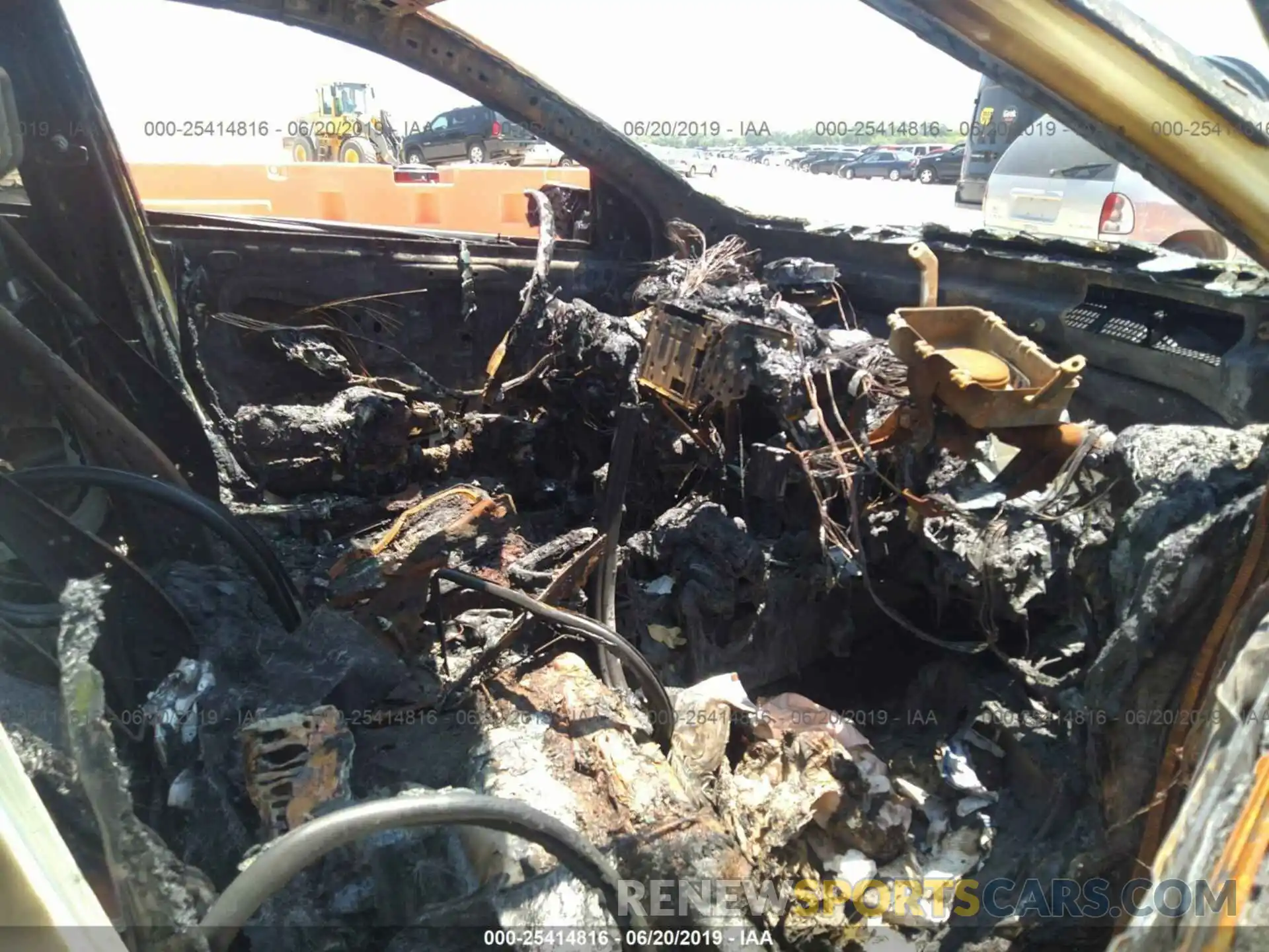5 Photograph of a damaged car 5YFBURHE7KP928138 TOYOTA COROLLA 2019