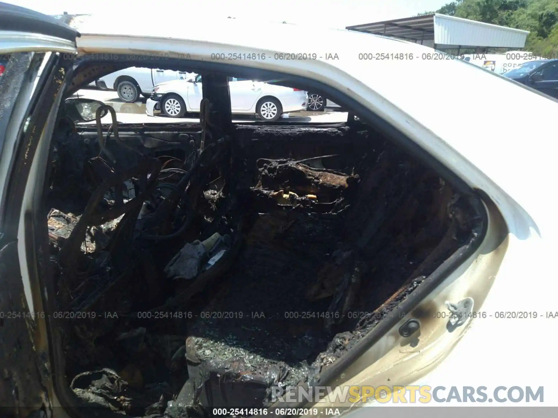 8 Photograph of a damaged car 5YFBURHE7KP928138 TOYOTA COROLLA 2019
