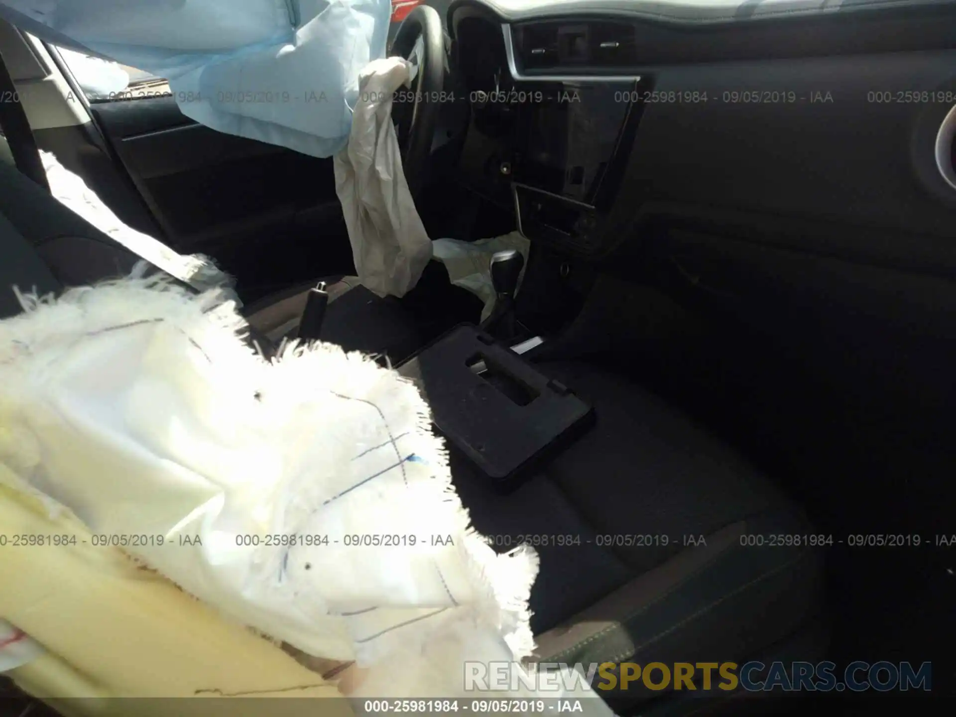 5 Photograph of a damaged car 5YFBURHE9KP907601 TOYOTA COROLLA 2019
