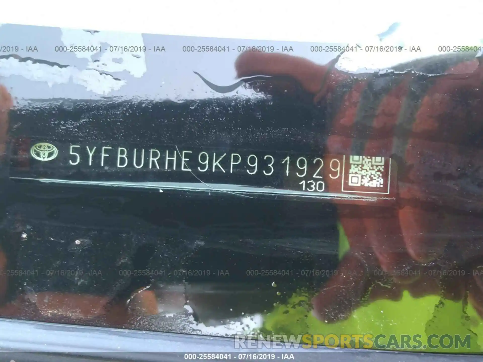 9 Photograph of a damaged car 5YFBURHE9KP931929 TOYOTA COROLLA 2019