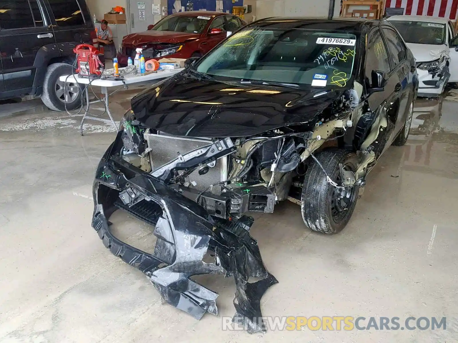 2 Photograph of a damaged car 5YFBURHEXKP861633 TOYOTA COROLLA 2019