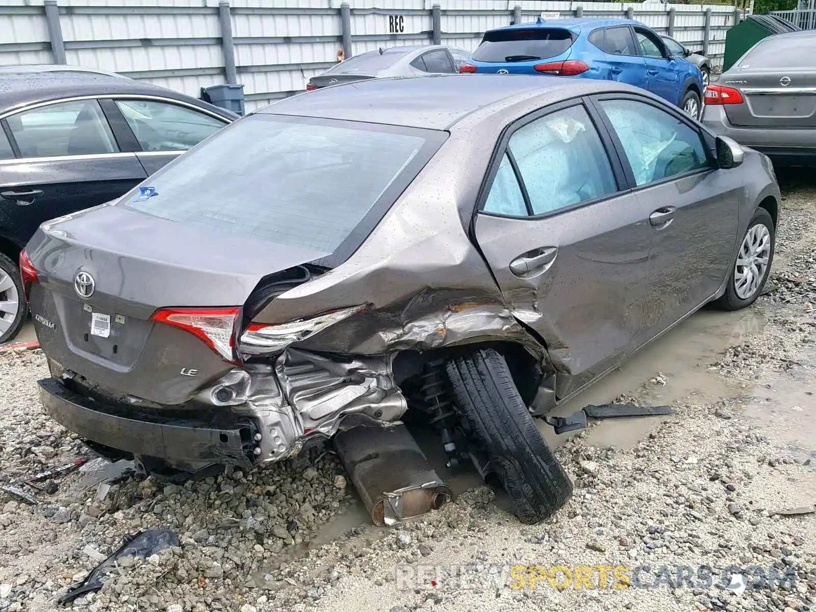 4 Photograph of a damaged car 5YFBURHEXKP866671 TOYOTA COROLLA 2019