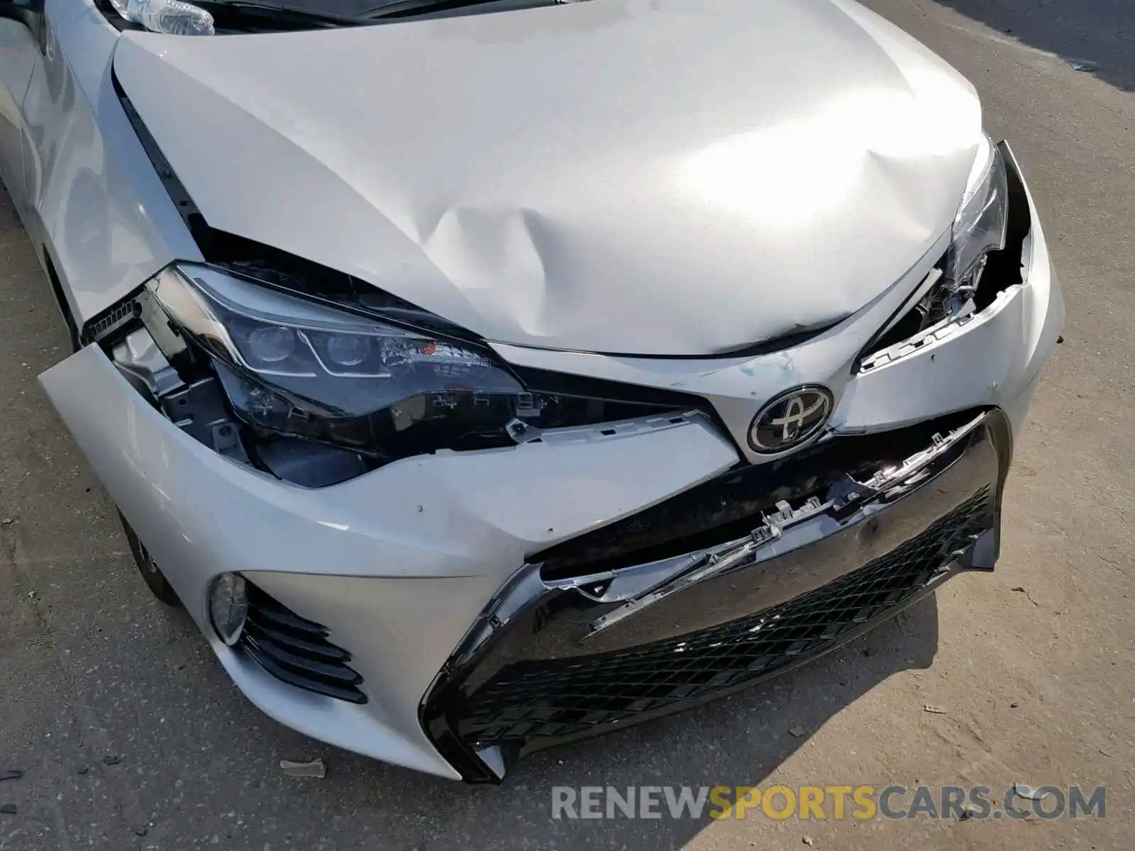 9 Photograph of a damaged car 5YFBURHEXKP873748 TOYOTA COROLLA 2019
