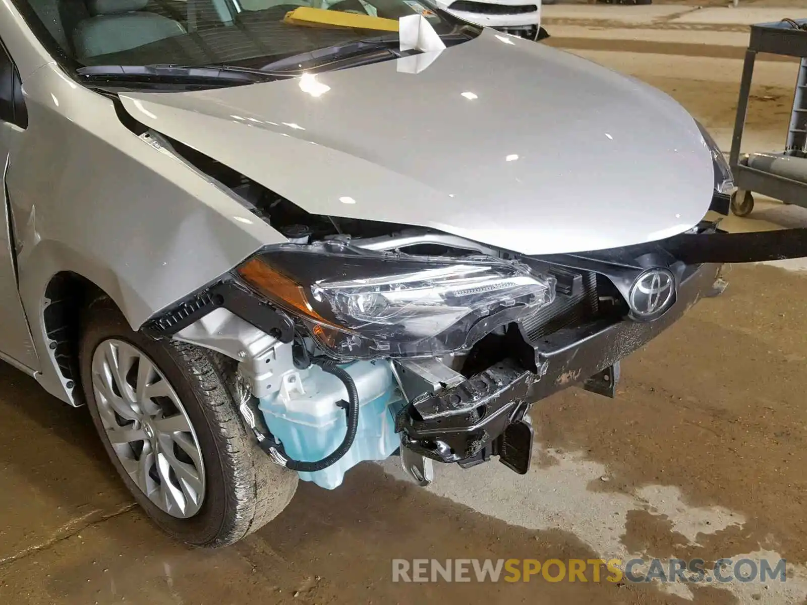9 Photograph of a damaged car 5YFBURHEXKP908255 TOYOTA COROLLA 2019