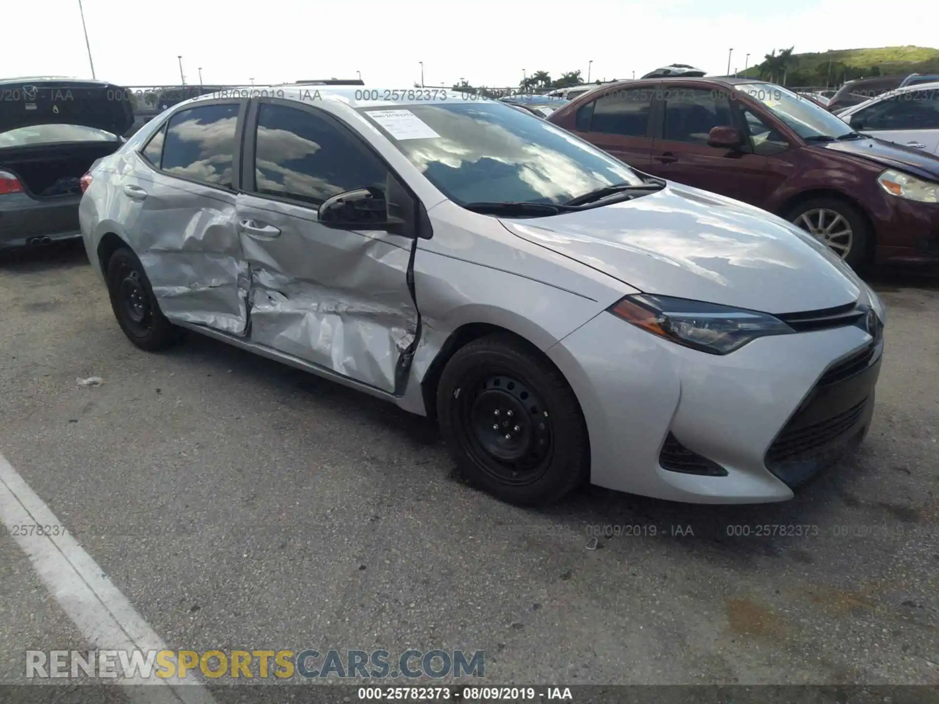 1 Photograph of a damaged car 5YFBURHEXKP946830 TOYOTA COROLLA 2019
