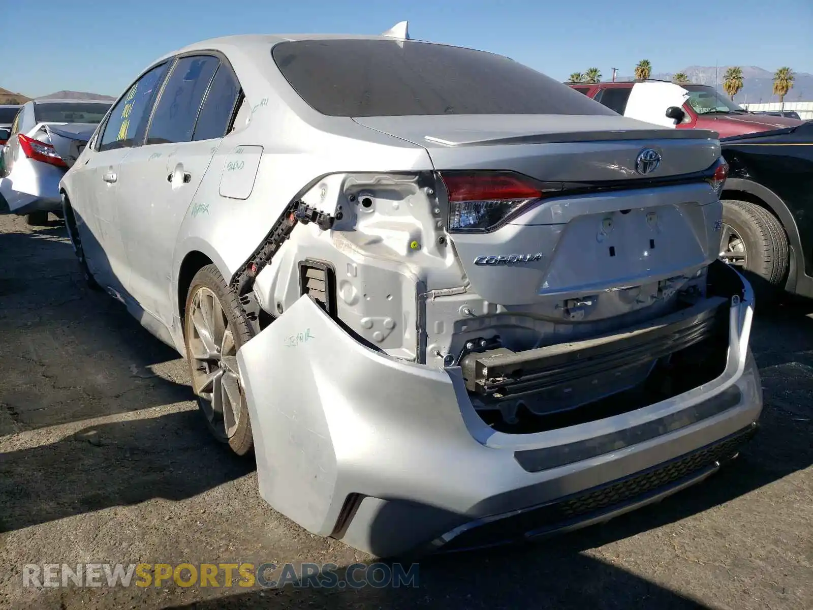 3 Photograph of a damaged car 5YFS4RCE4LP024174 TOYOTA COROLLA 2019