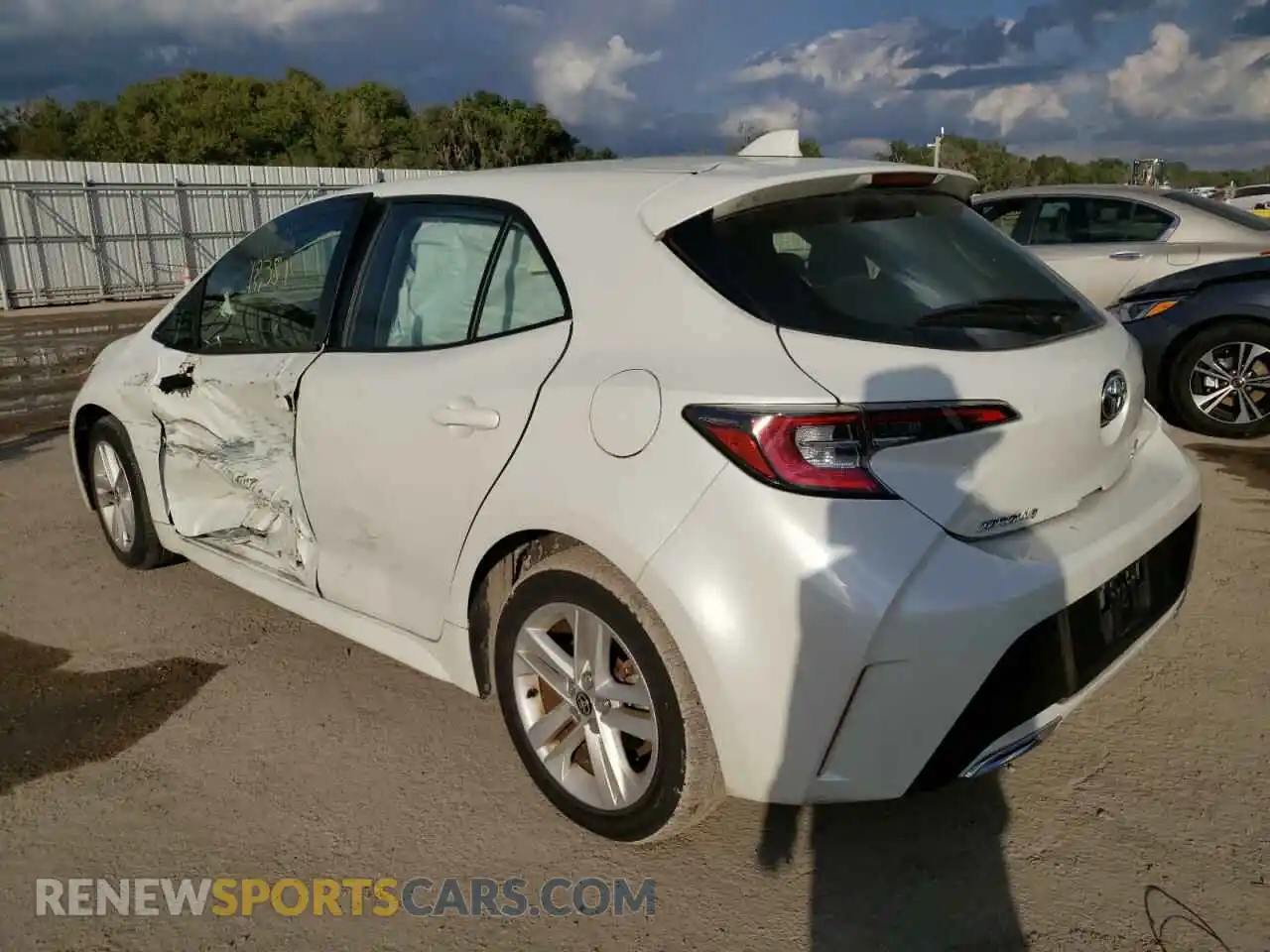 3 Фотография поврежденного автомобиля JTNK4RBE1K3021155 TOYOTA COROLLA 2019