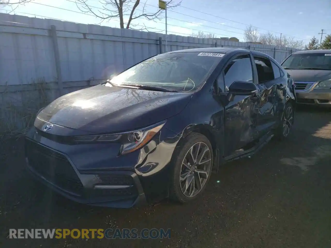 2 fotografías del automóvil dañado 5YFB4RBE8LP055123 TOYOTA COROLLA 2020
