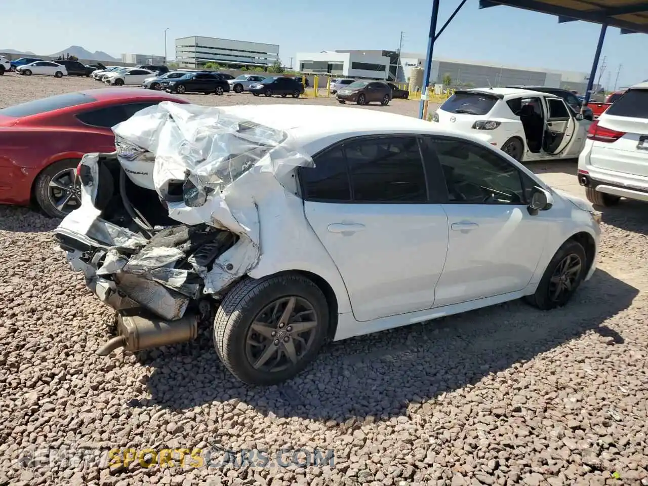 3 Photograph of a damaged car 5YFBPRBE2LP027034 TOYOTA COROLLA 2020