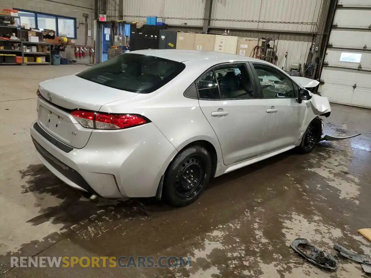 3 Photograph of a damaged car 5YFBPRBE6LP010897 TOYOTA COROLLA 2020
