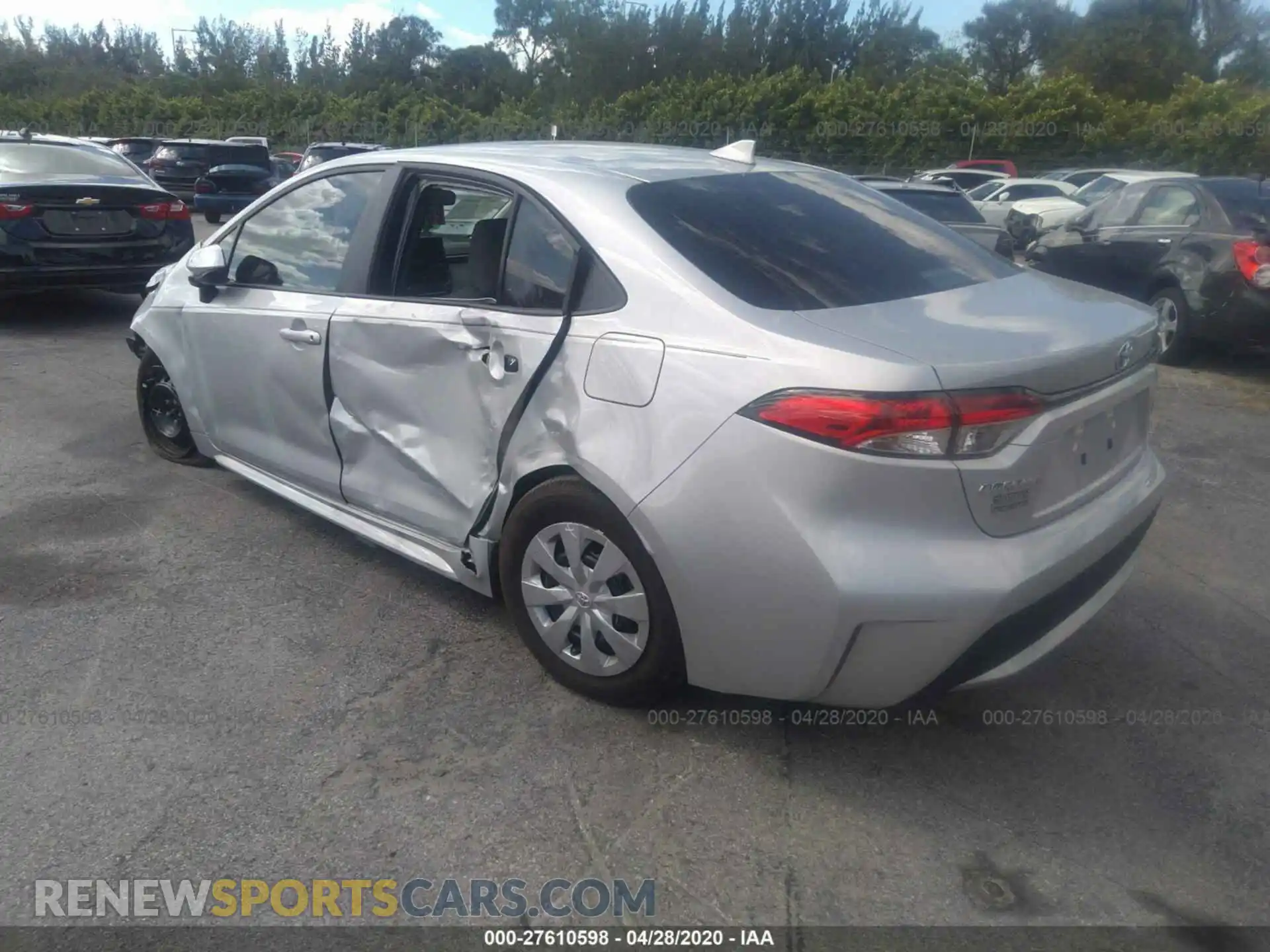 3 Photograph of a damaged car 5YFDPRAE0LP060656 TOYOTA COROLLA 2020