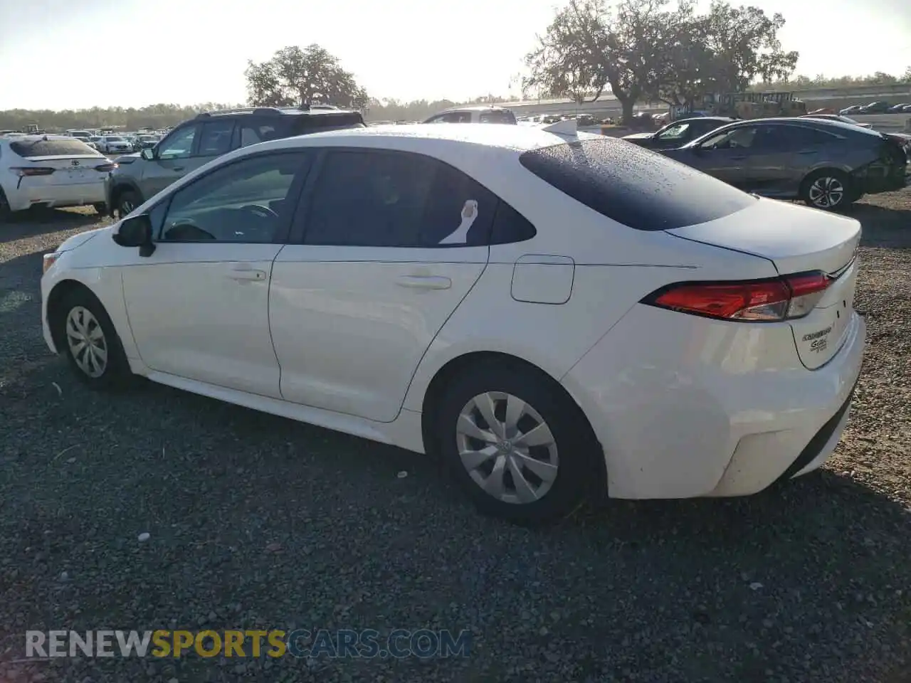 2 Photograph of a damaged car 5YFDPRAE2LP056561 TOYOTA COROLLA 2020