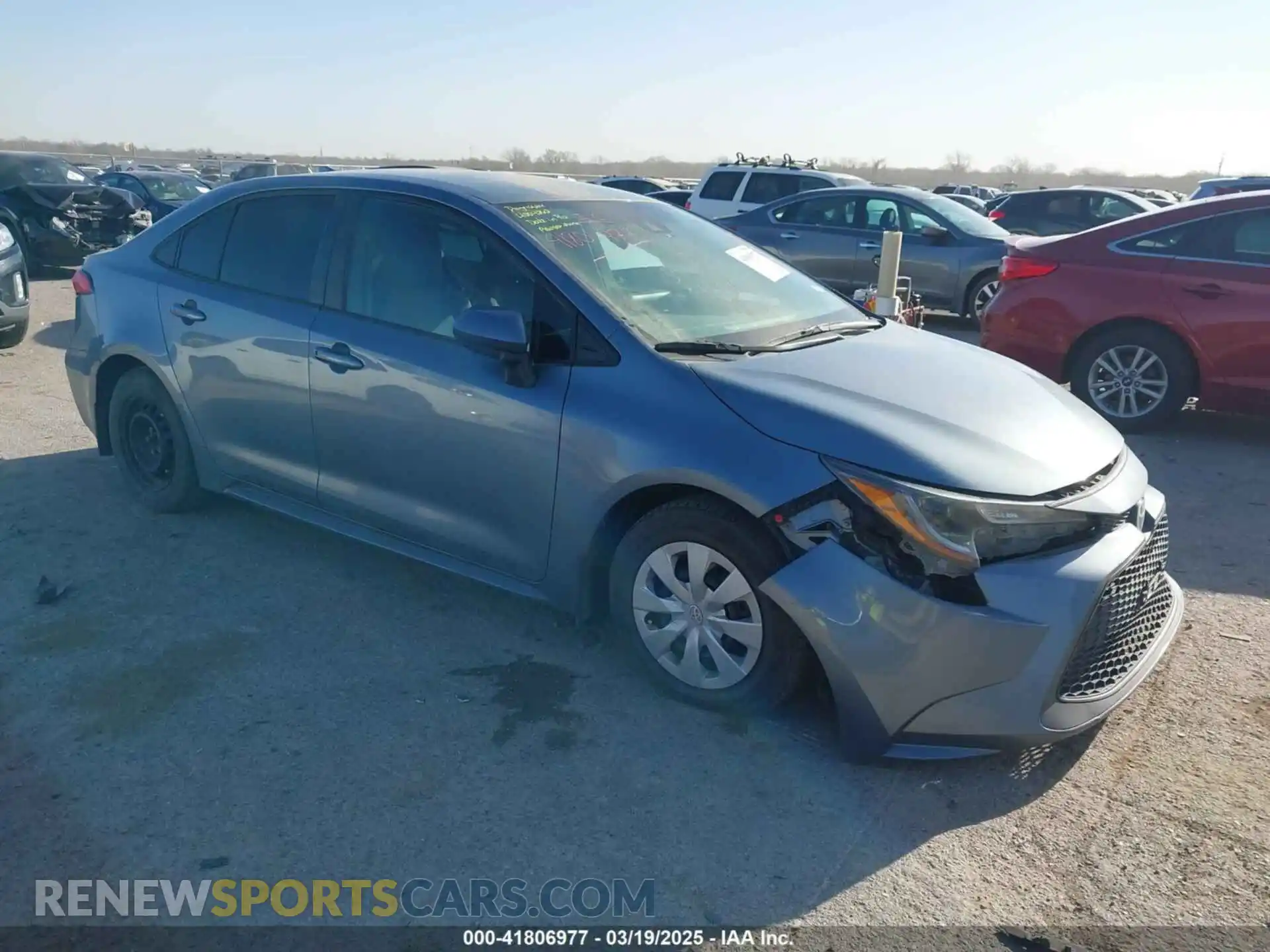 1 Photograph of a damaged car 5YFDPRAE2LP129573 TOYOTA COROLLA 2020
