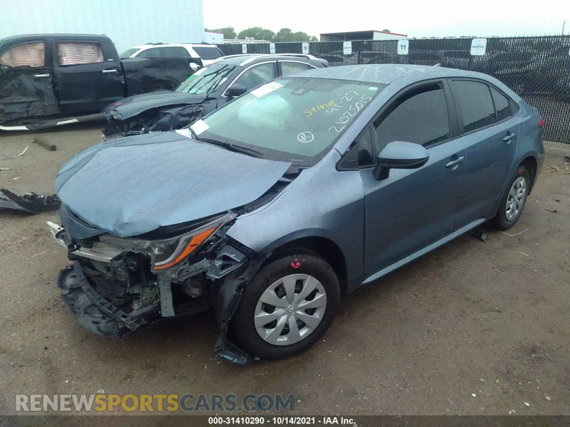 2 Photograph of a damaged car 5YFDPRAE3LP129064 TOYOTA COROLLA 2020
