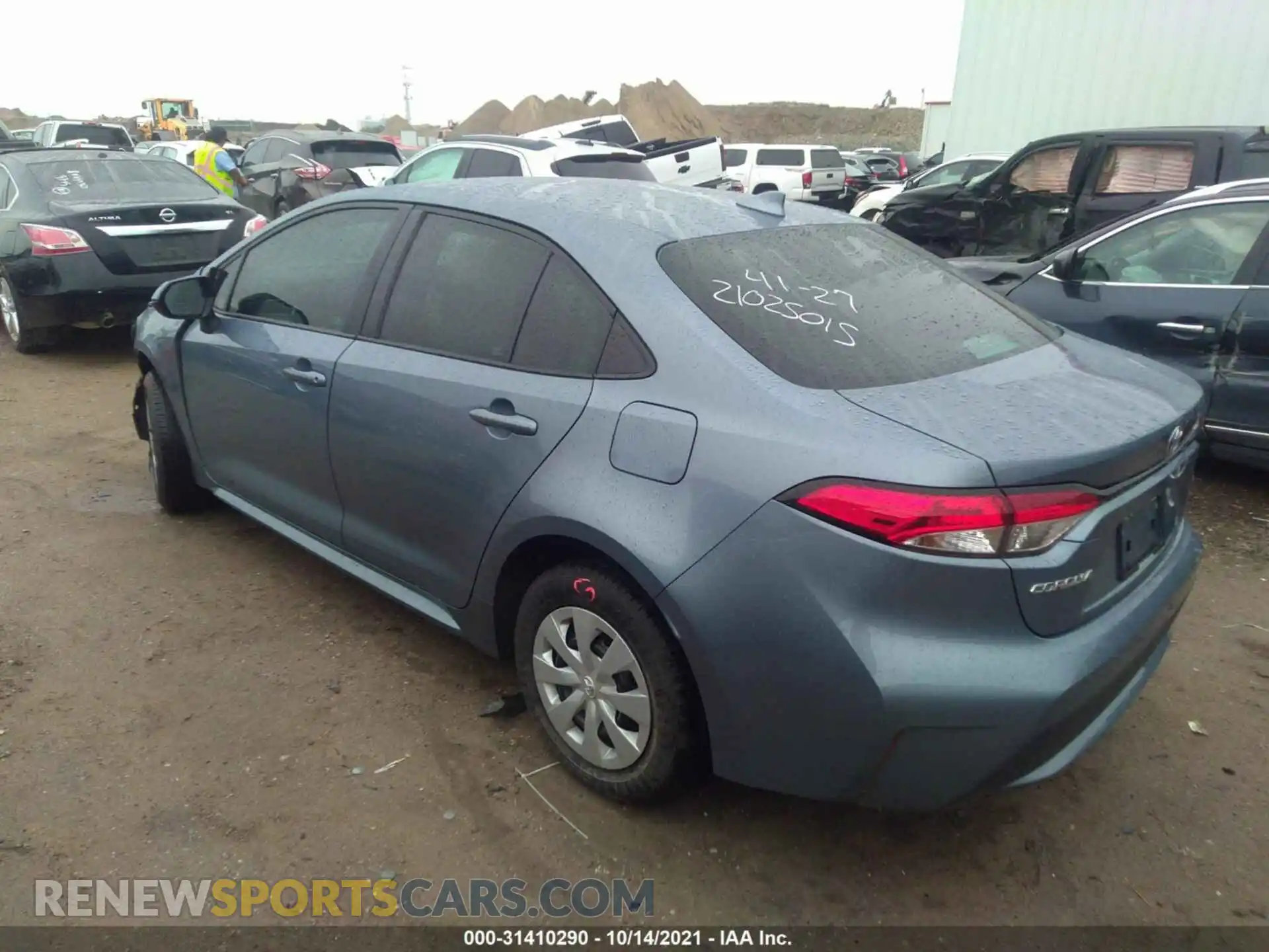 3 Photograph of a damaged car 5YFDPRAE3LP129064 TOYOTA COROLLA 2020