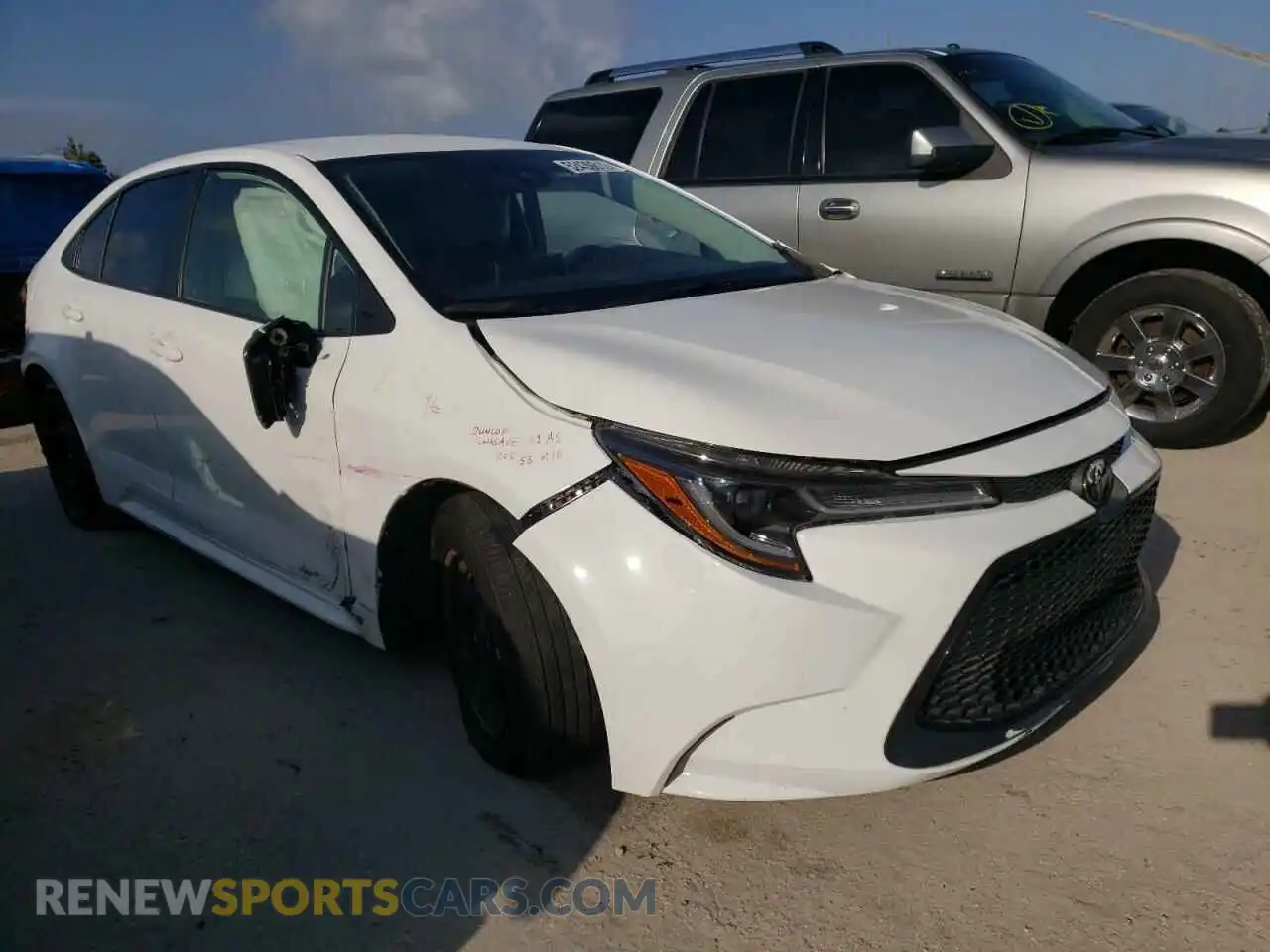 1 Photograph of a damaged car 5YFDPRAE4LP051703 TOYOTA COROLLA 2020