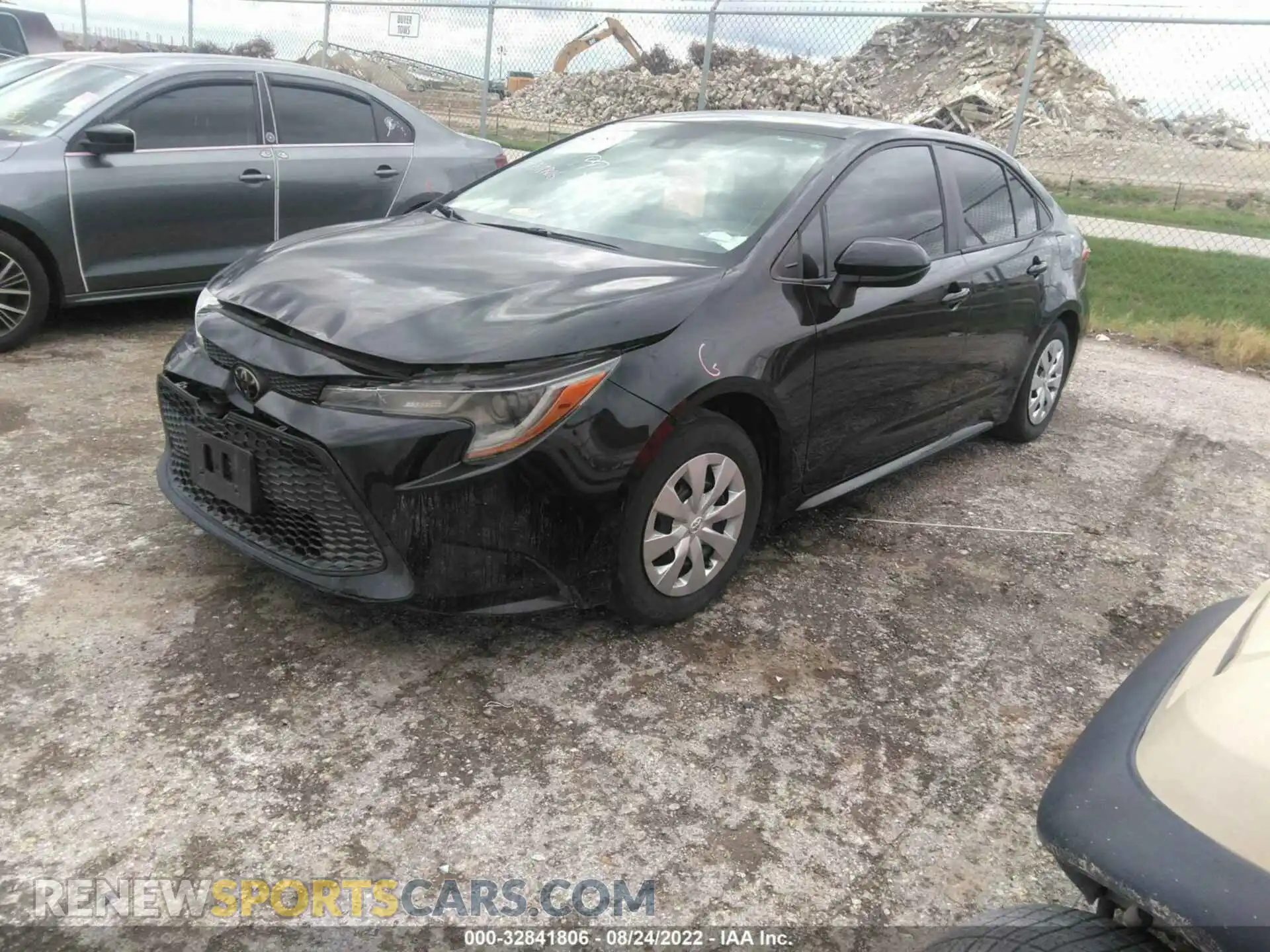 2 fotografías del automóvil dañado 5YFDPRAE7LP033812 TOYOTA COROLLA 2020