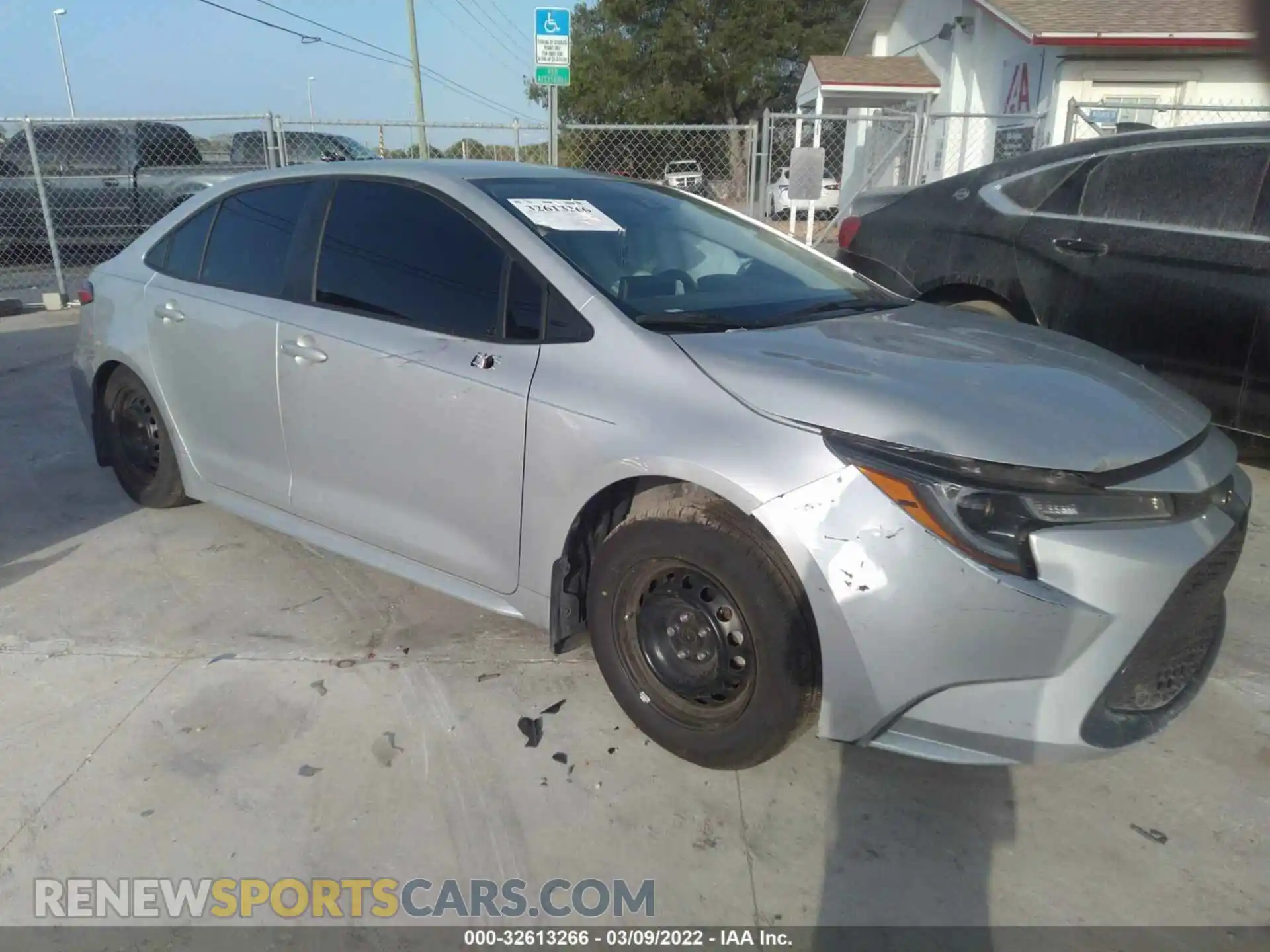1 Photograph of a damaged car 5YFDPRAE7LP063781 TOYOTA COROLLA 2020