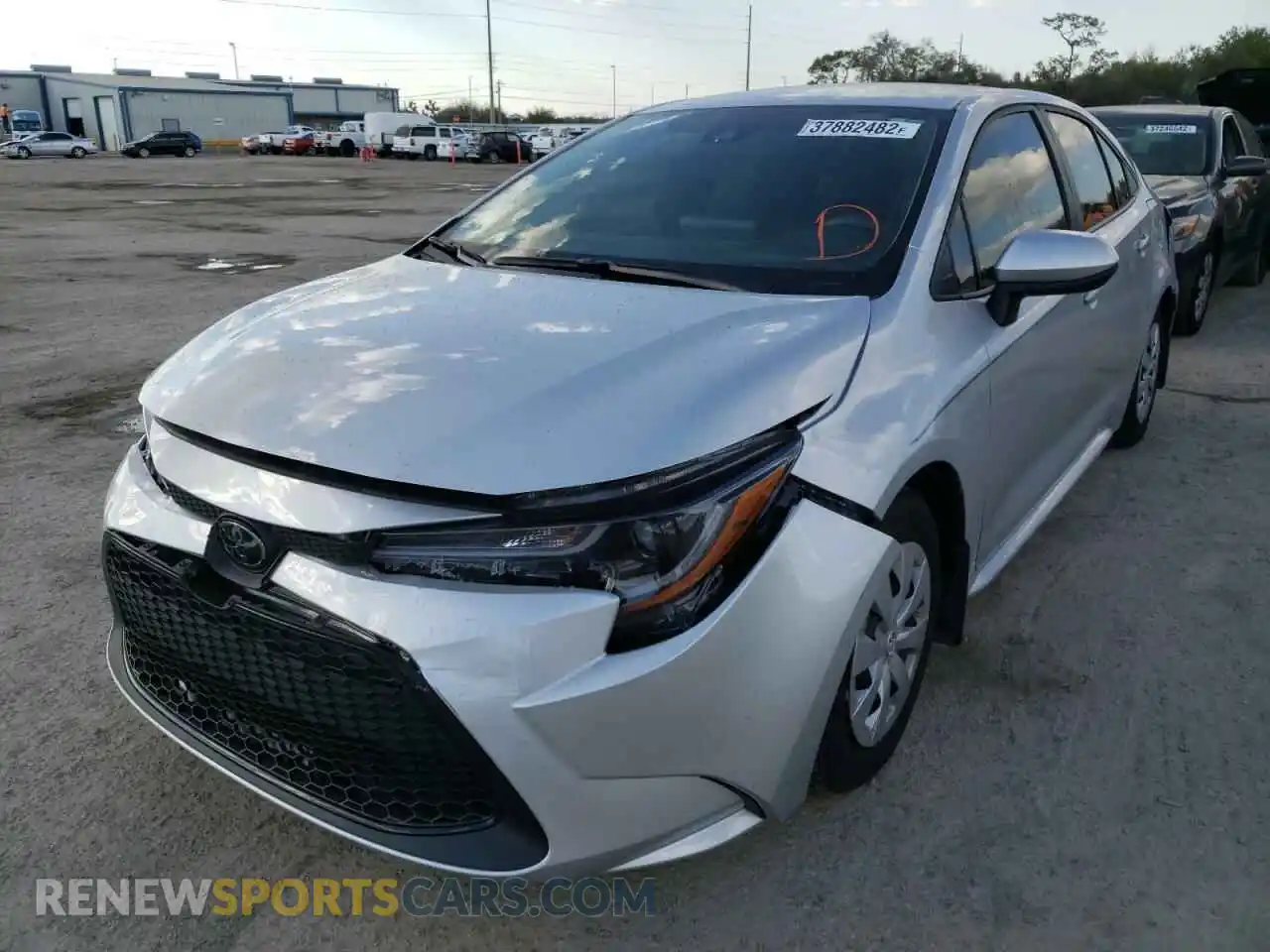 2 Photograph of a damaged car 5YFDPRAE7LP066065 TOYOTA COROLLA 2020