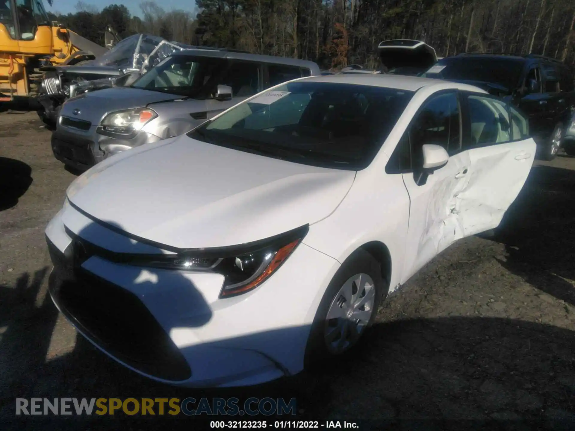 2 Photograph of a damaged car 5YFDPRAE8LP133255 TOYOTA COROLLA 2020