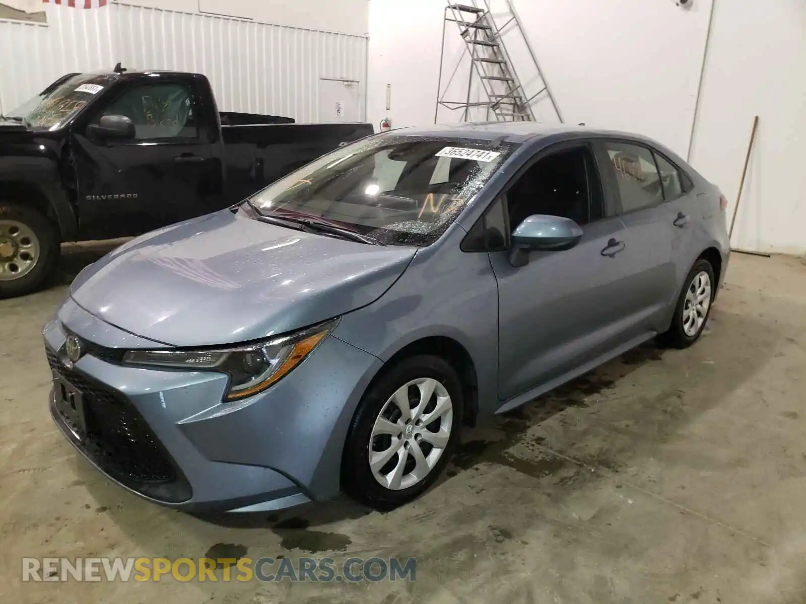 2 Photograph of a damaged car 5YFEPRAE0LP024972 TOYOTA COROLLA 2020